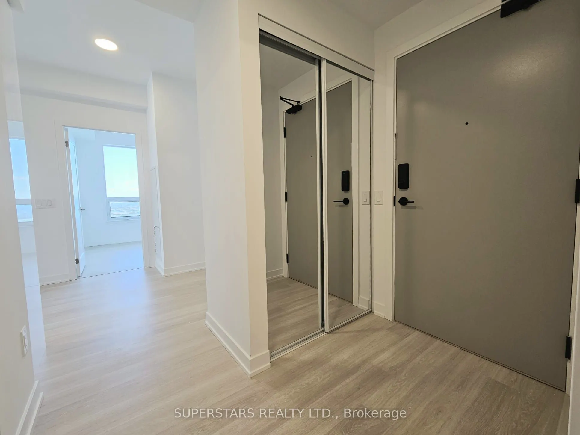 5105 Hurontario Street, #2911