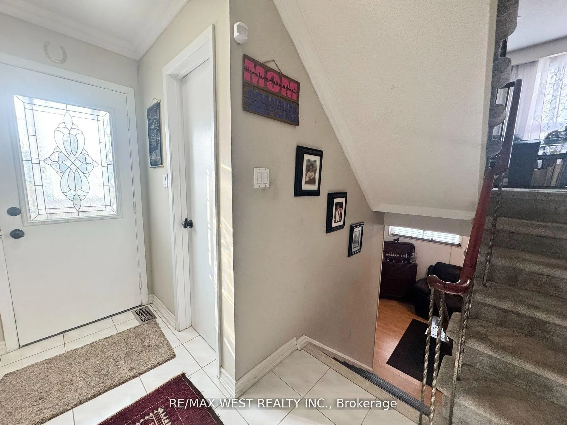 425 Hansen Road N
