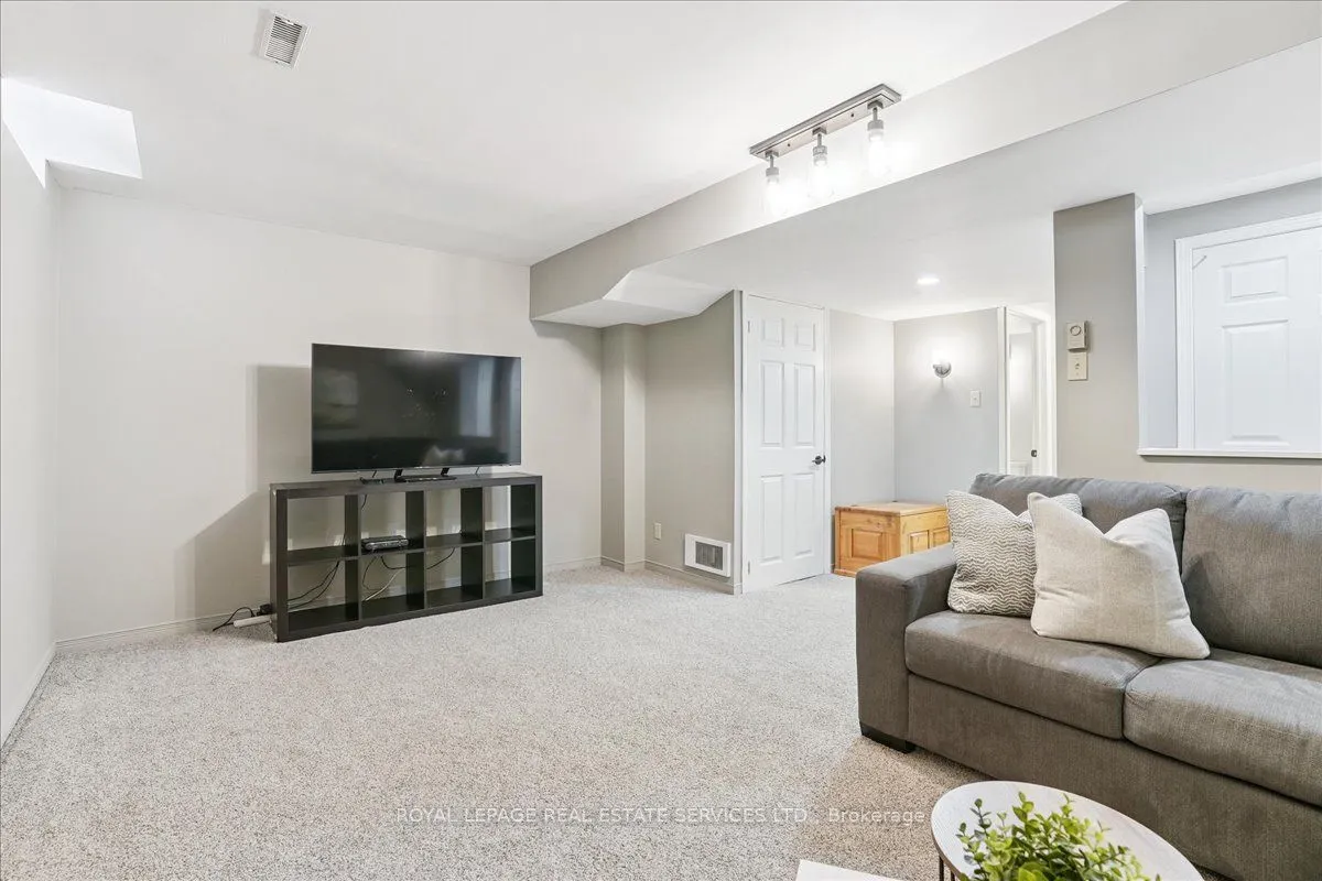 1154 Beechgrove Crescent
