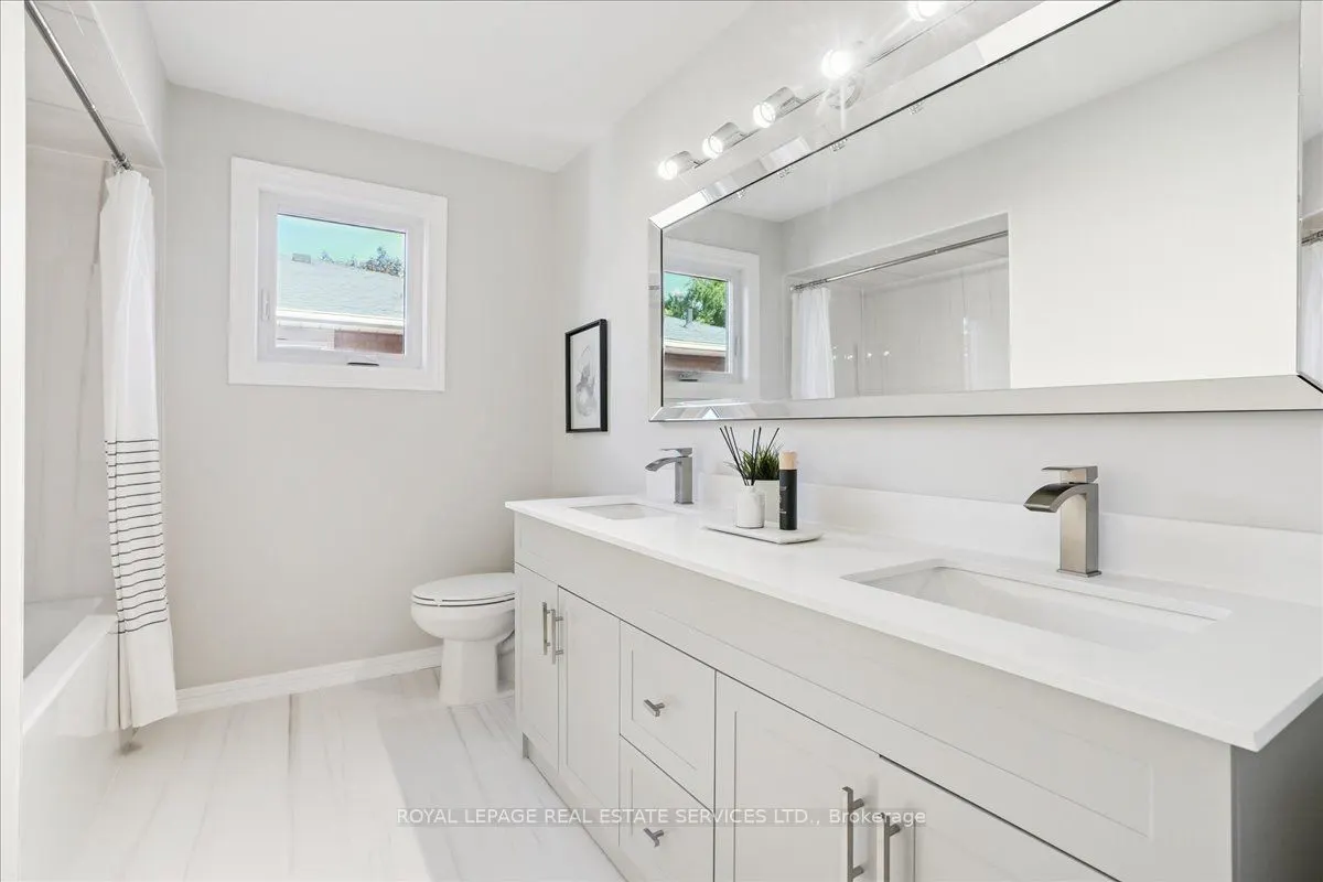 1154 Beechgrove Crescent