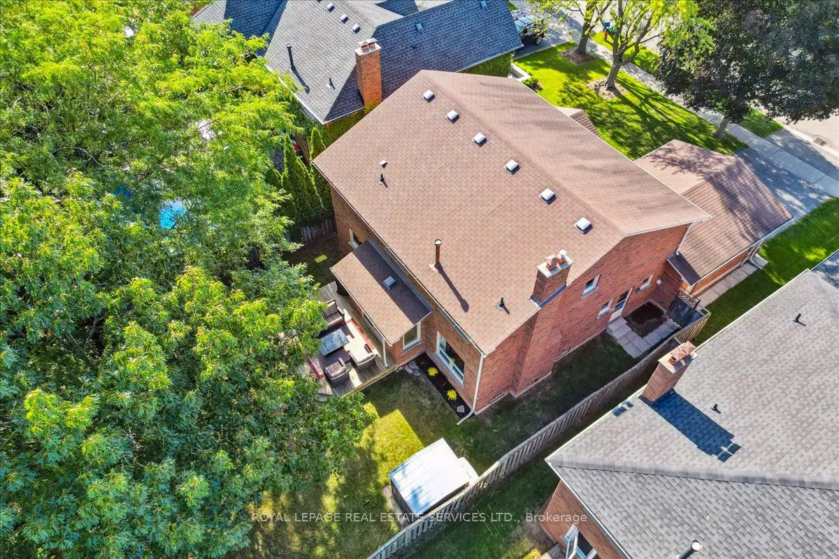 1154 Beechgrove Crescent
