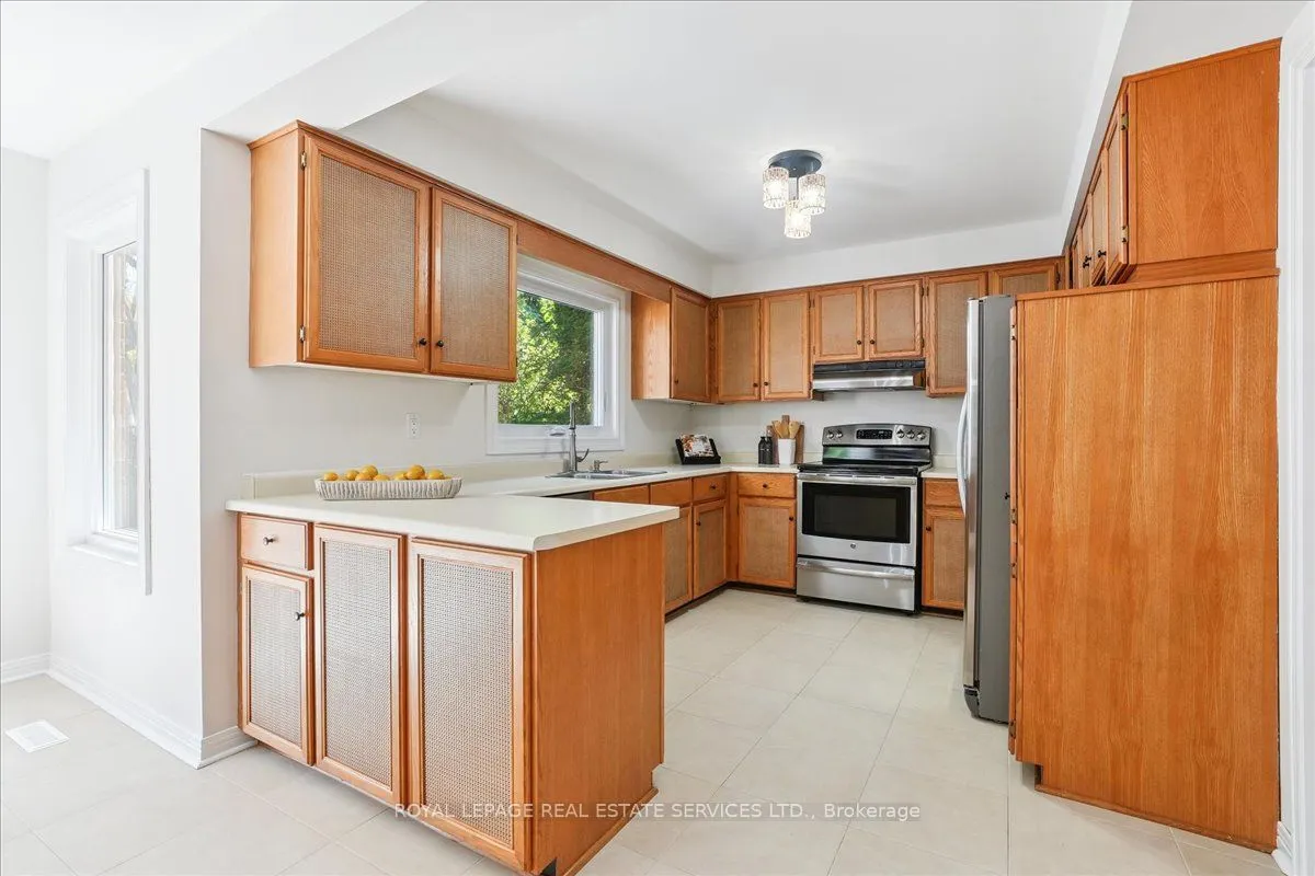 1154 Beechgrove Crescent