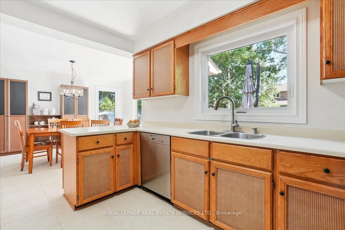 1154 Beechgrove Crescent