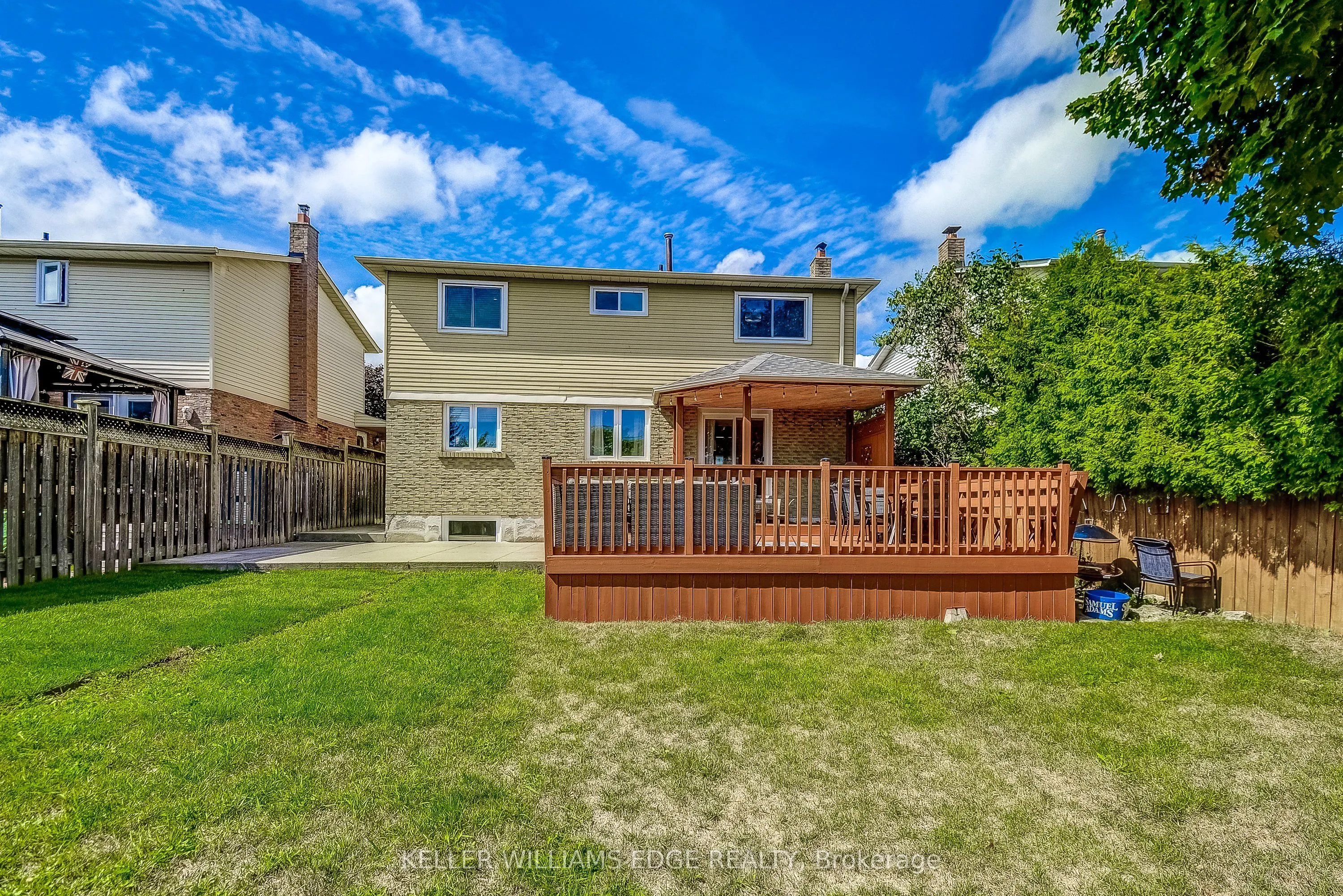 2212 Melissa Crescent