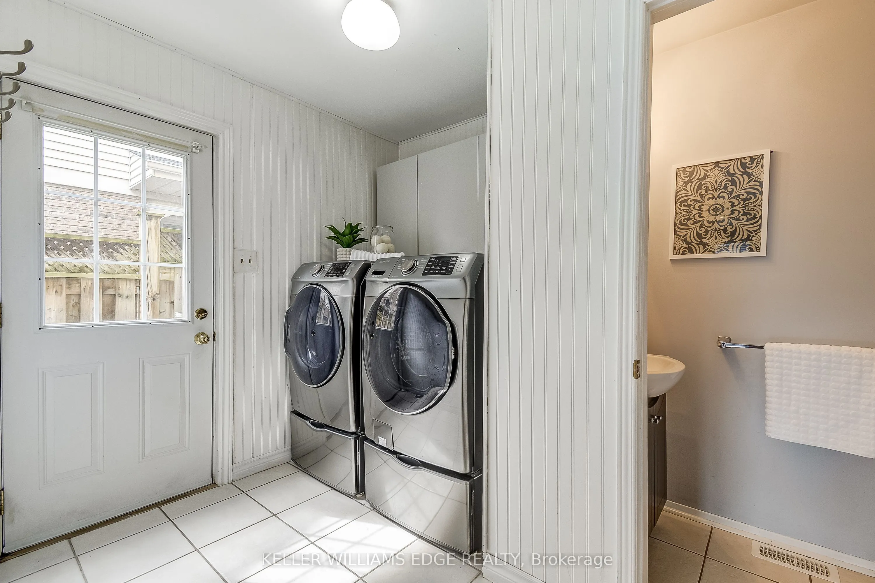 2212 Melissa Crescent