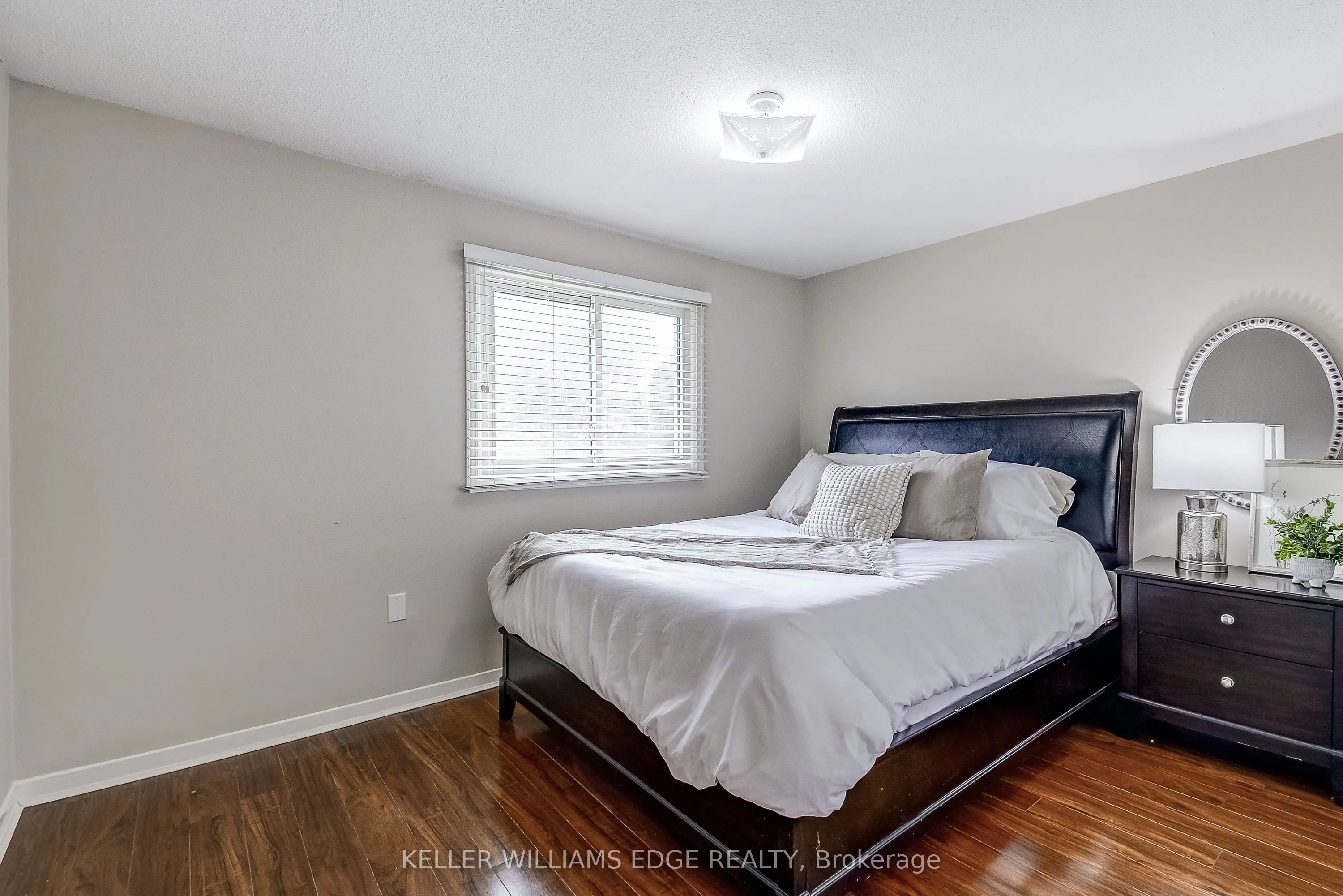 2212 Melissa Crescent