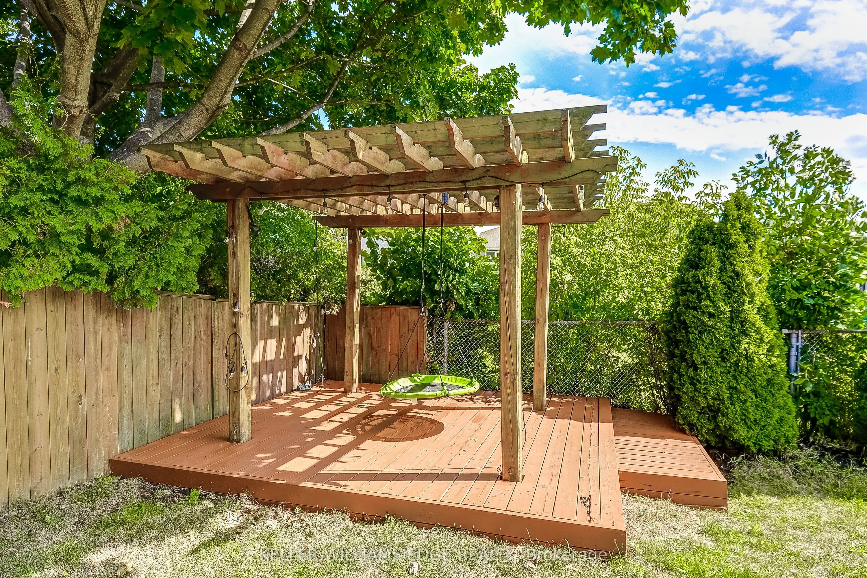 2212 Melissa Crescent