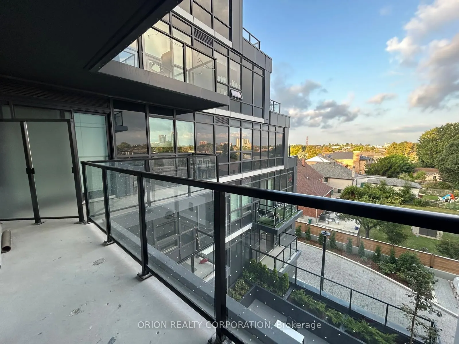 556 Marlee Avenue, #403