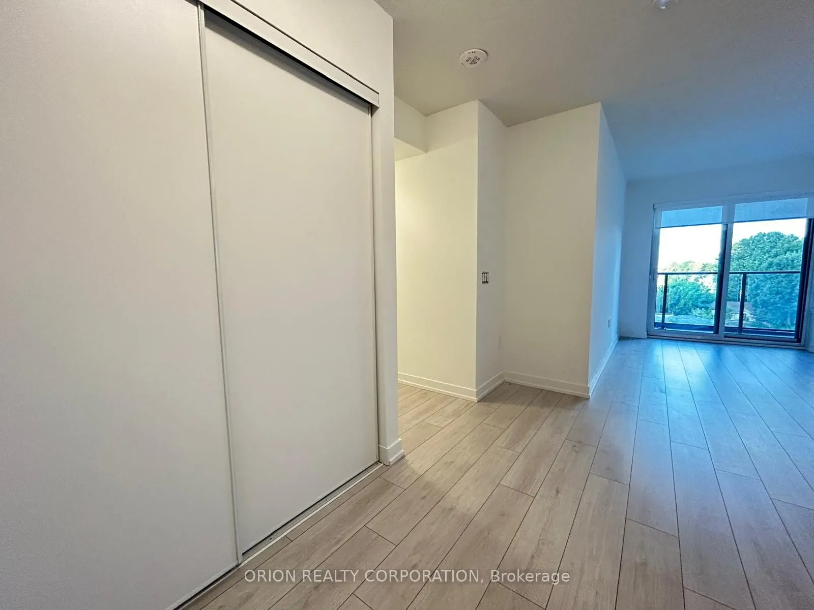 556 Marlee Avenue, #403
