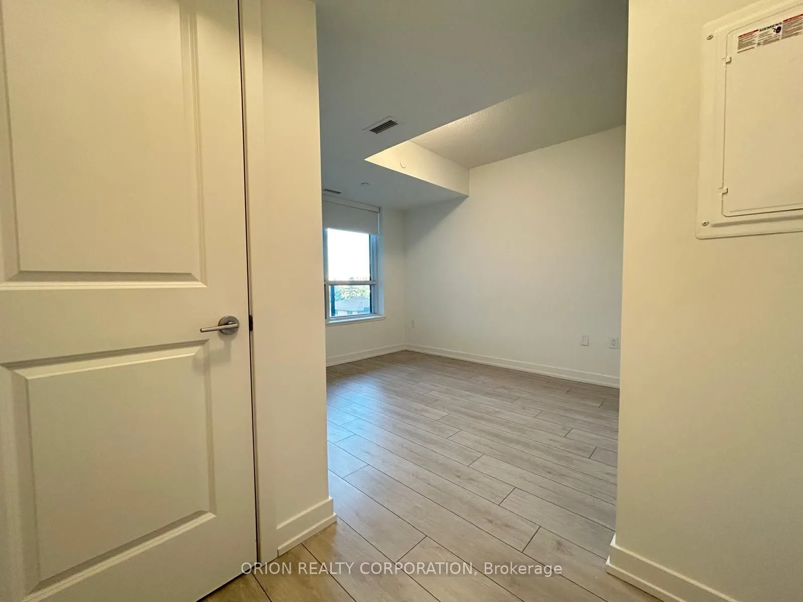 556 Marlee Avenue, #403