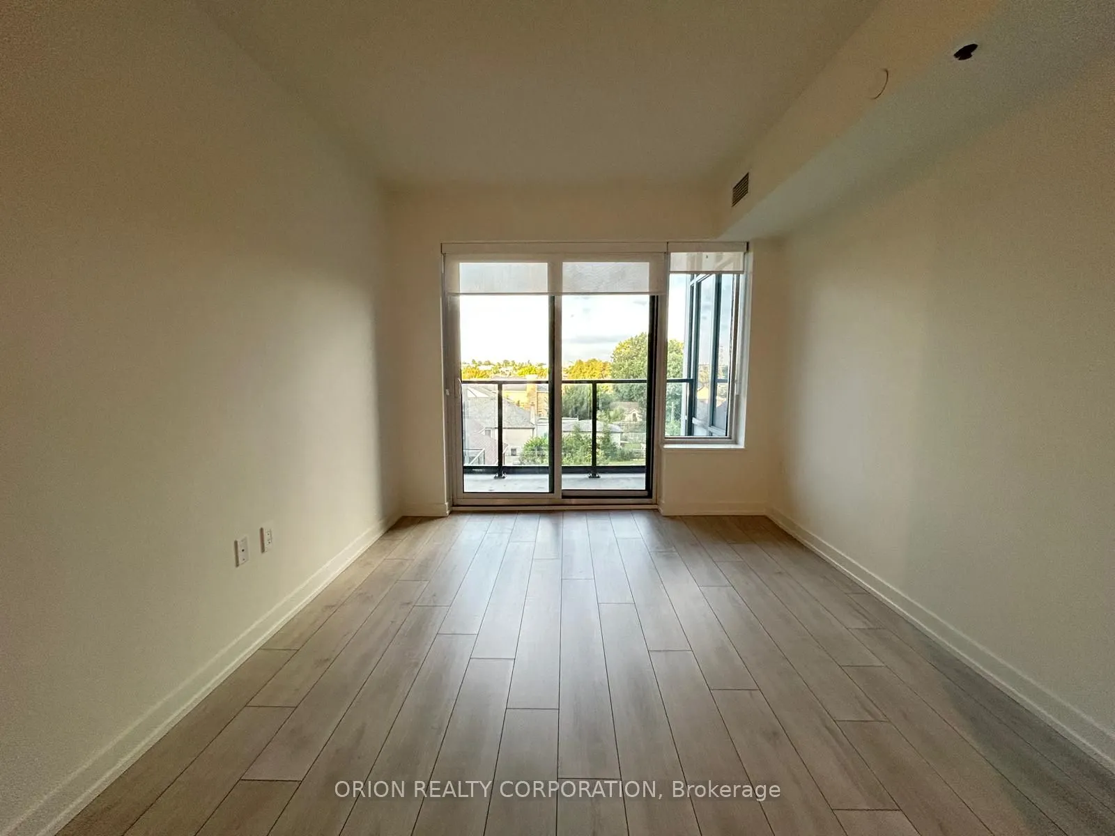 556 Marlee Avenue, #403