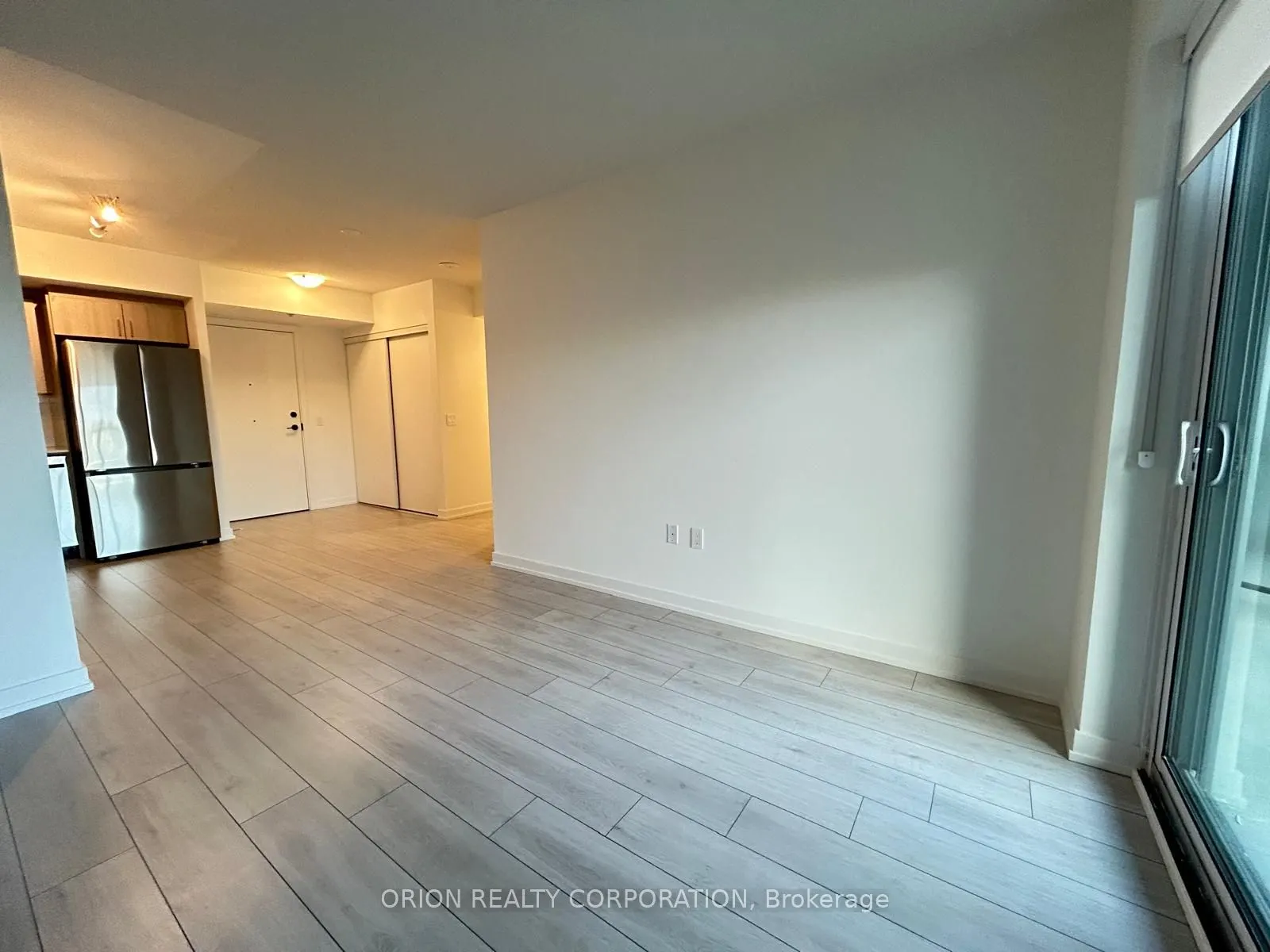 556 Marlee Avenue, #403