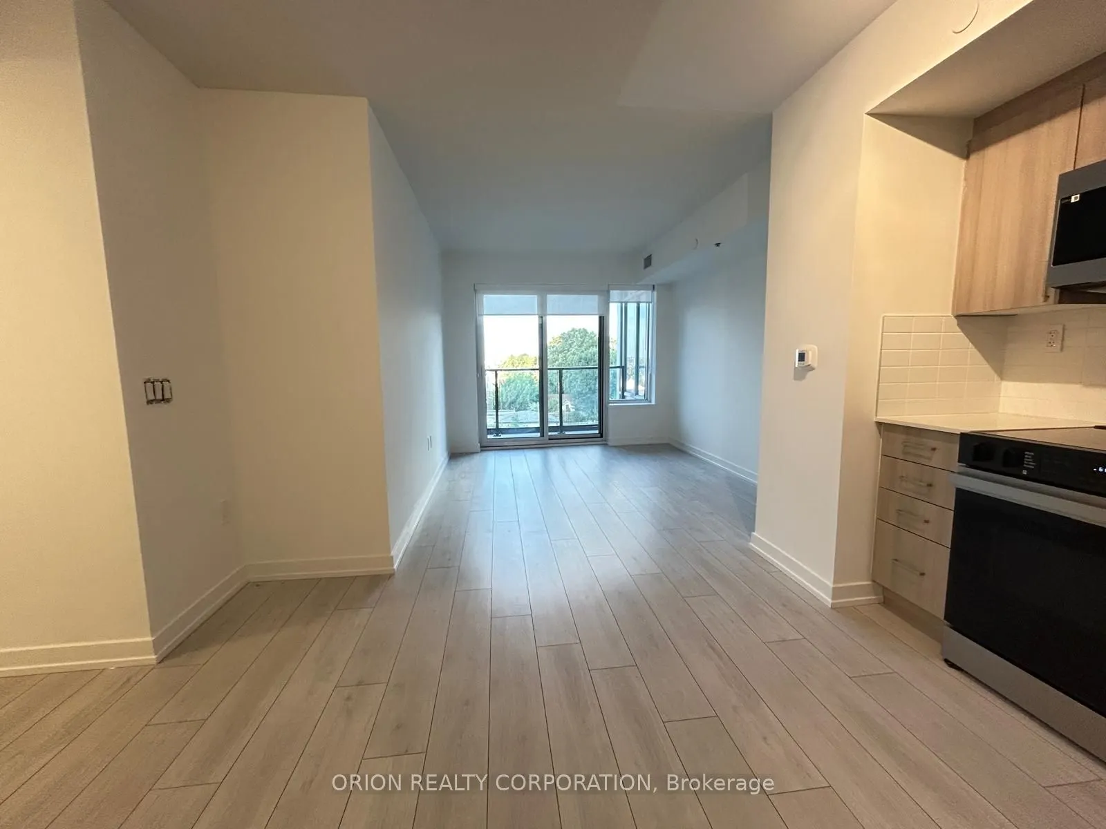 556 Marlee Avenue, #403