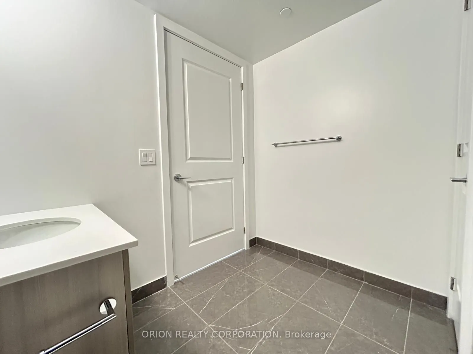 556 Marlee Avenue, #403
