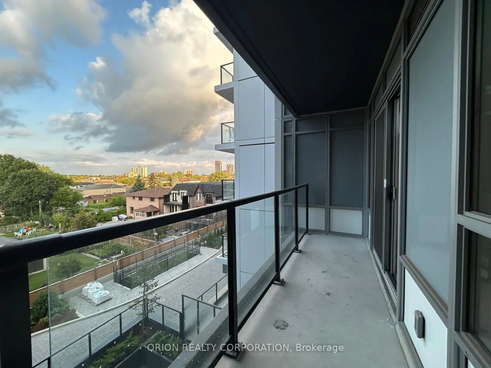 556 Marlee Avenue, #403