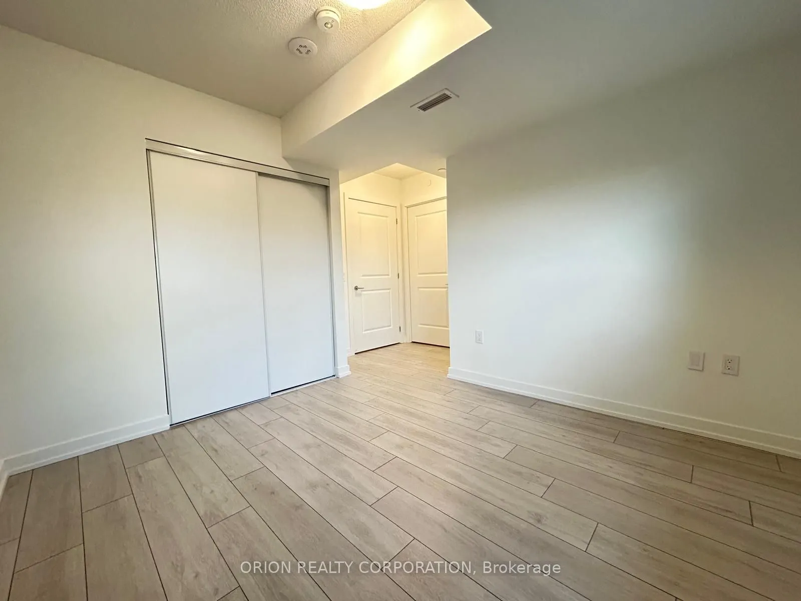 556 Marlee Avenue, #403