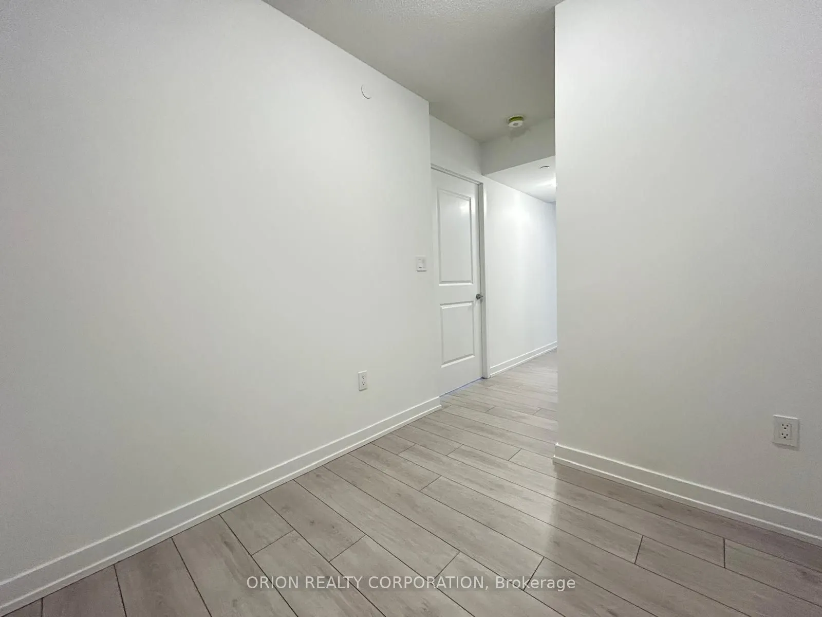 556 Marlee Avenue, #403
