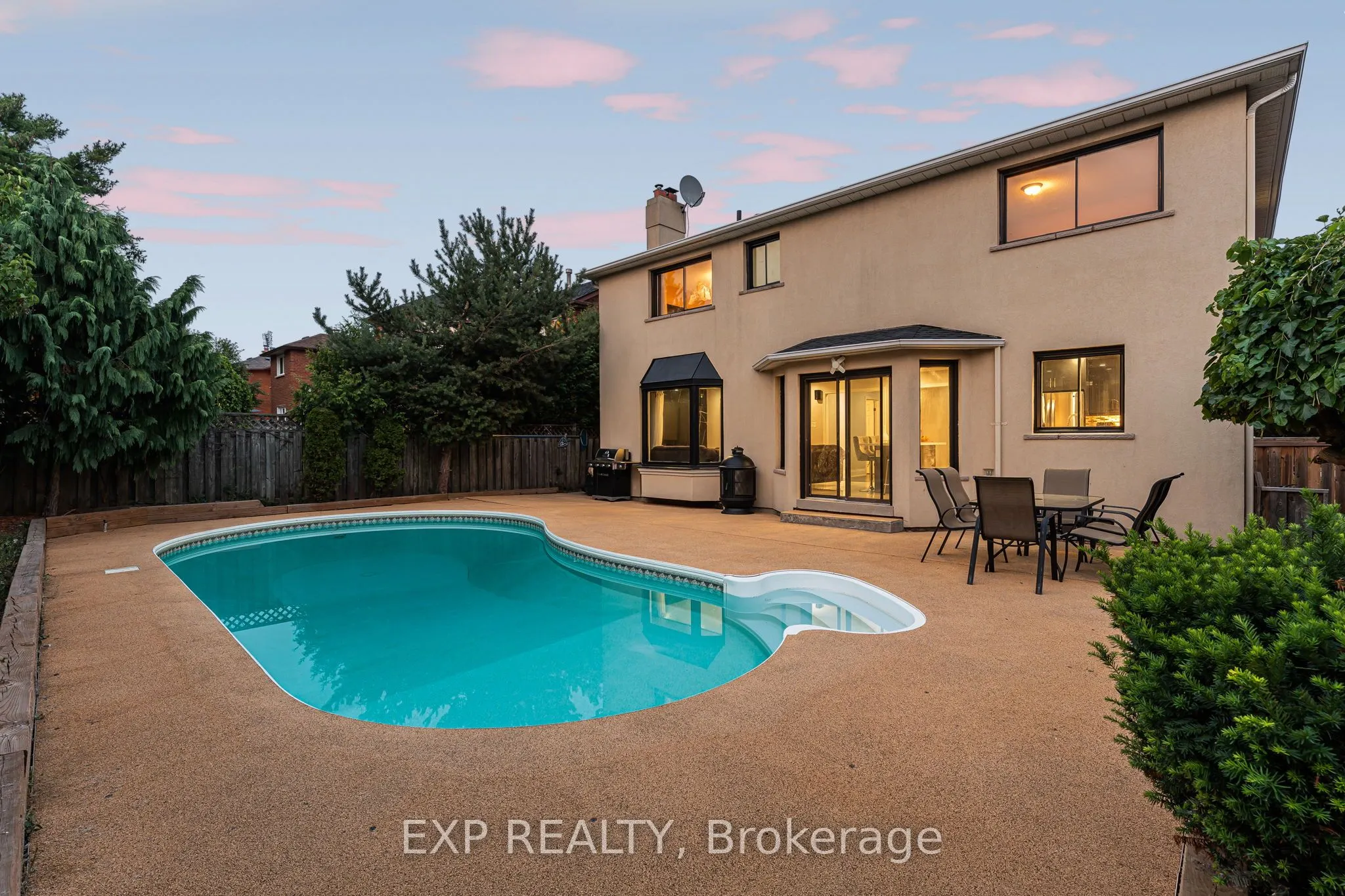 1221 Creekside Drive