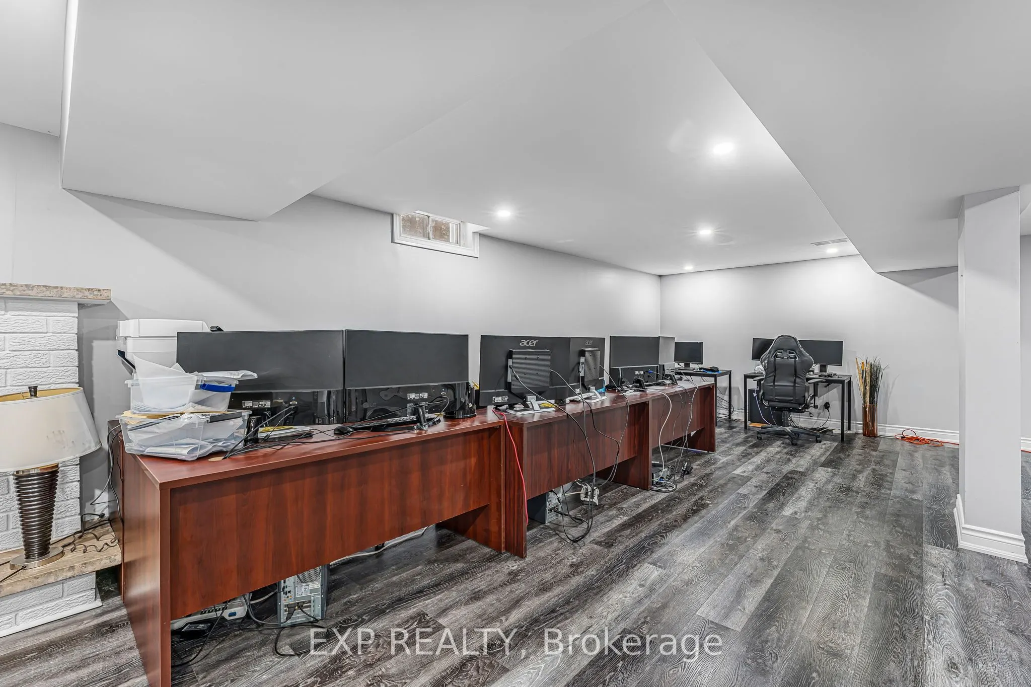 1221 Creekside Drive