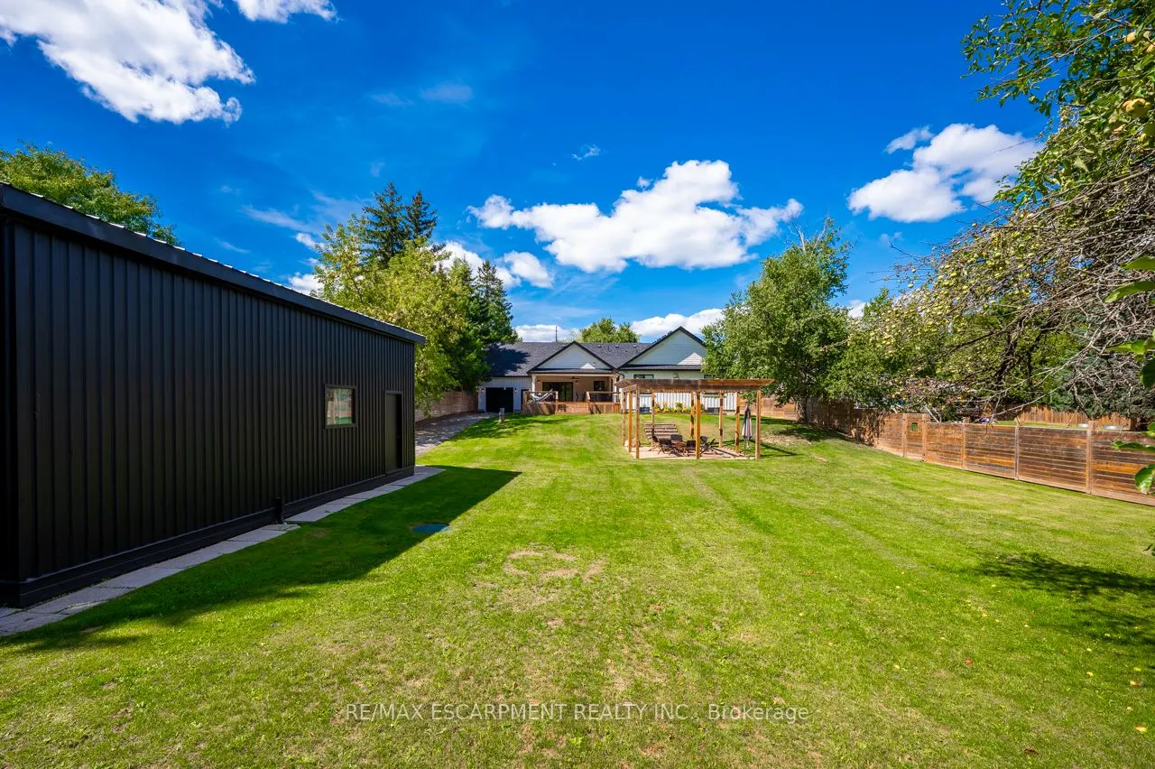 2560 2 Side Road