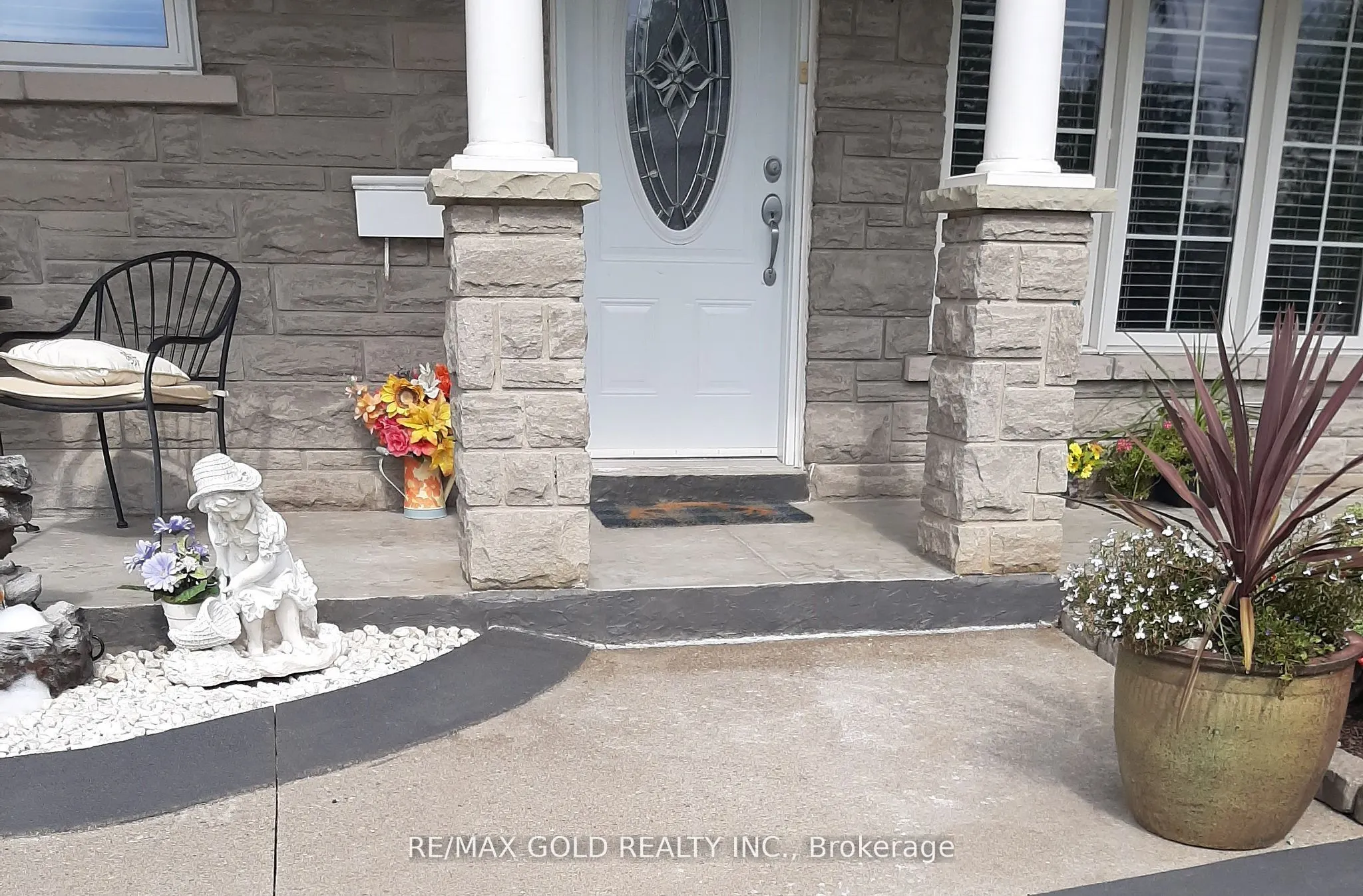 15 Castlemore Drive