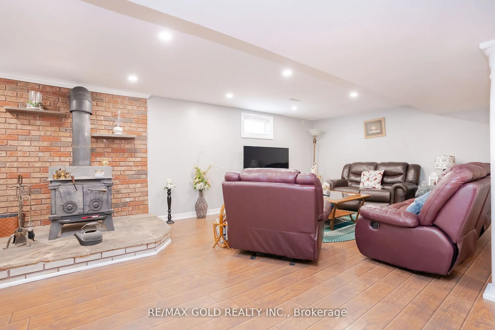 15 Castlemore Drive