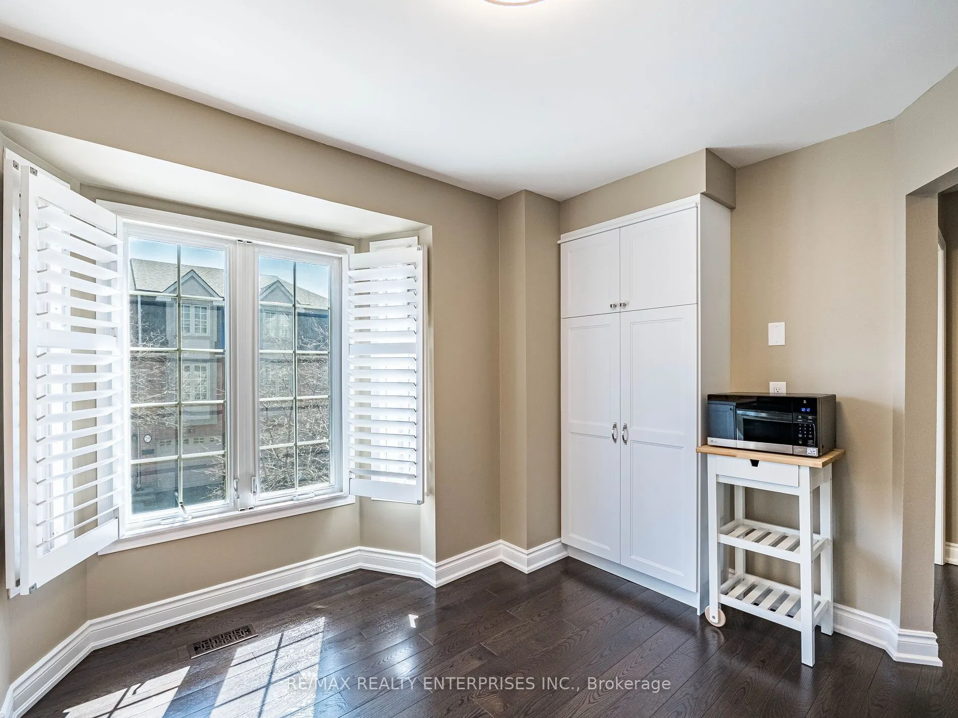 3140 Fifth Line W, #7