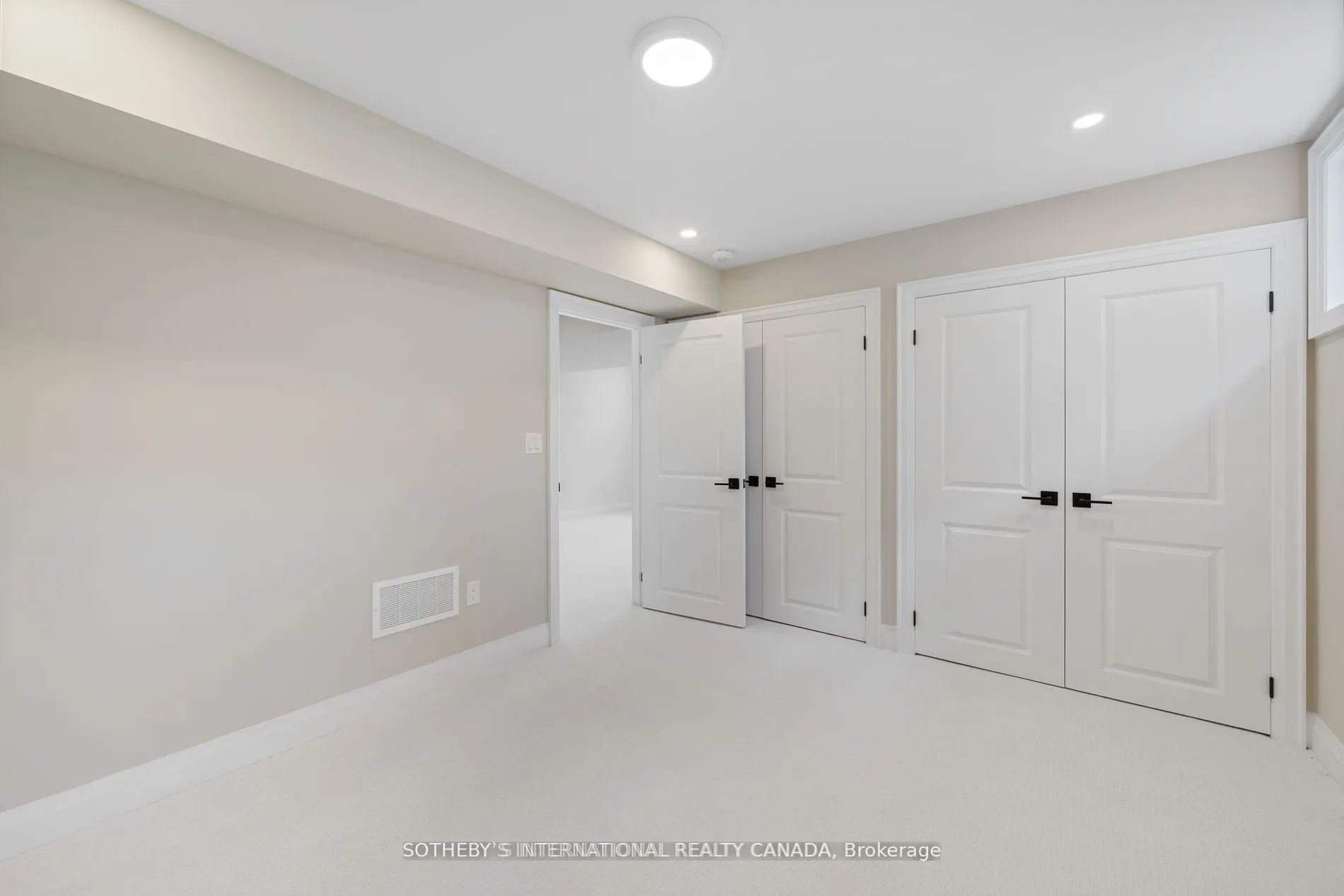 518 Markay Common