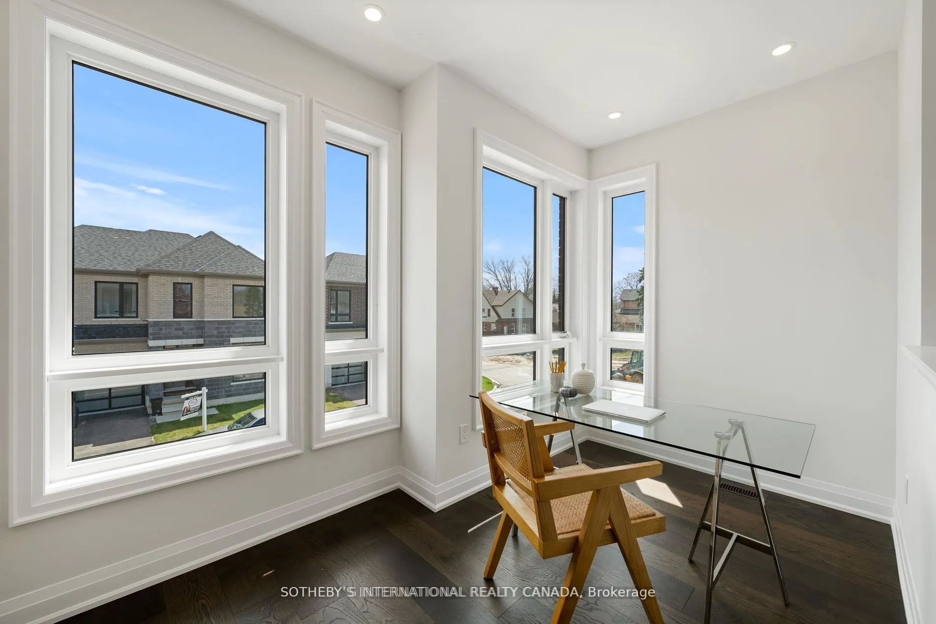 518 Markay Common