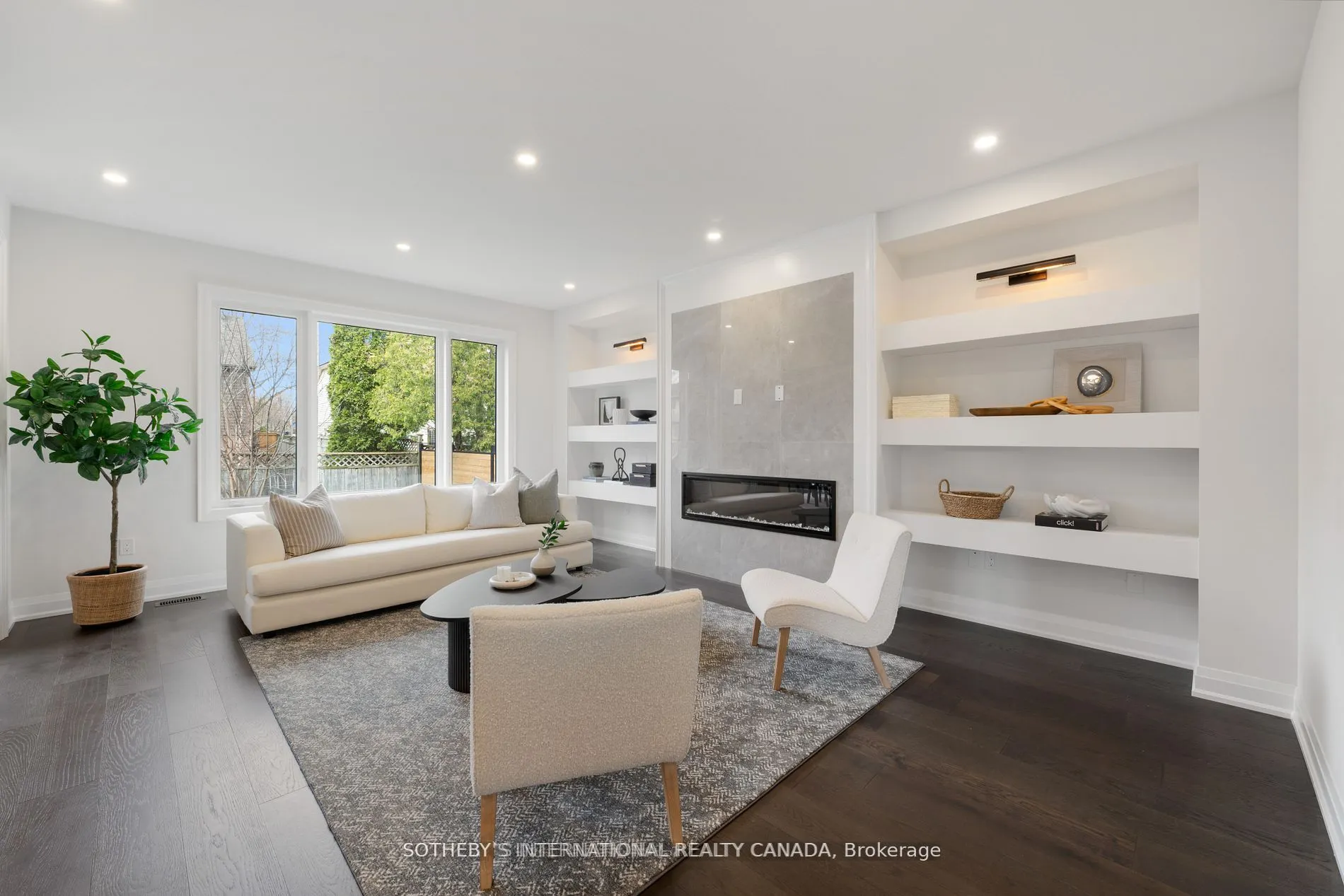 518 Markay Common