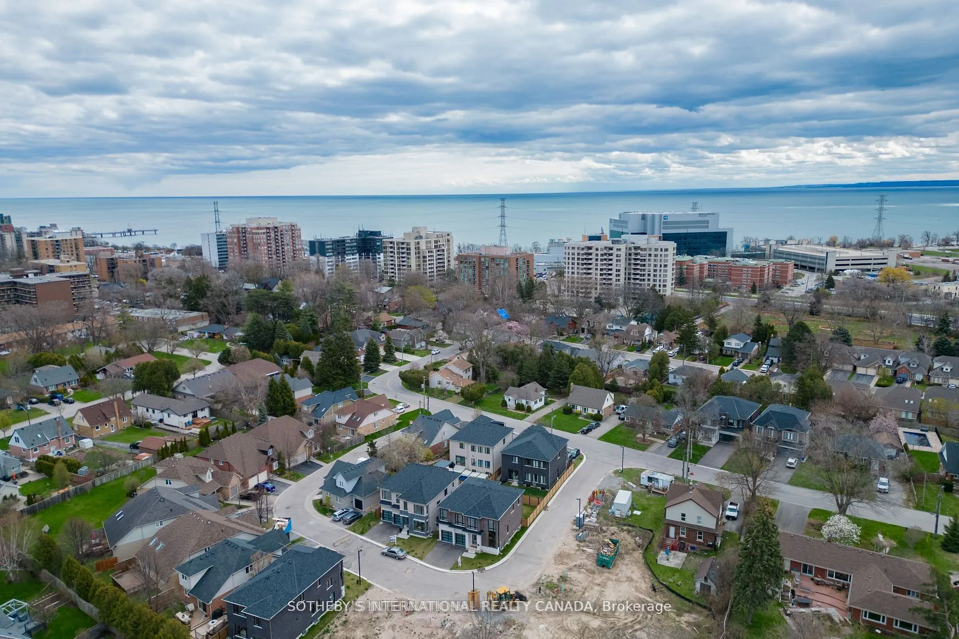 518 Markay Common