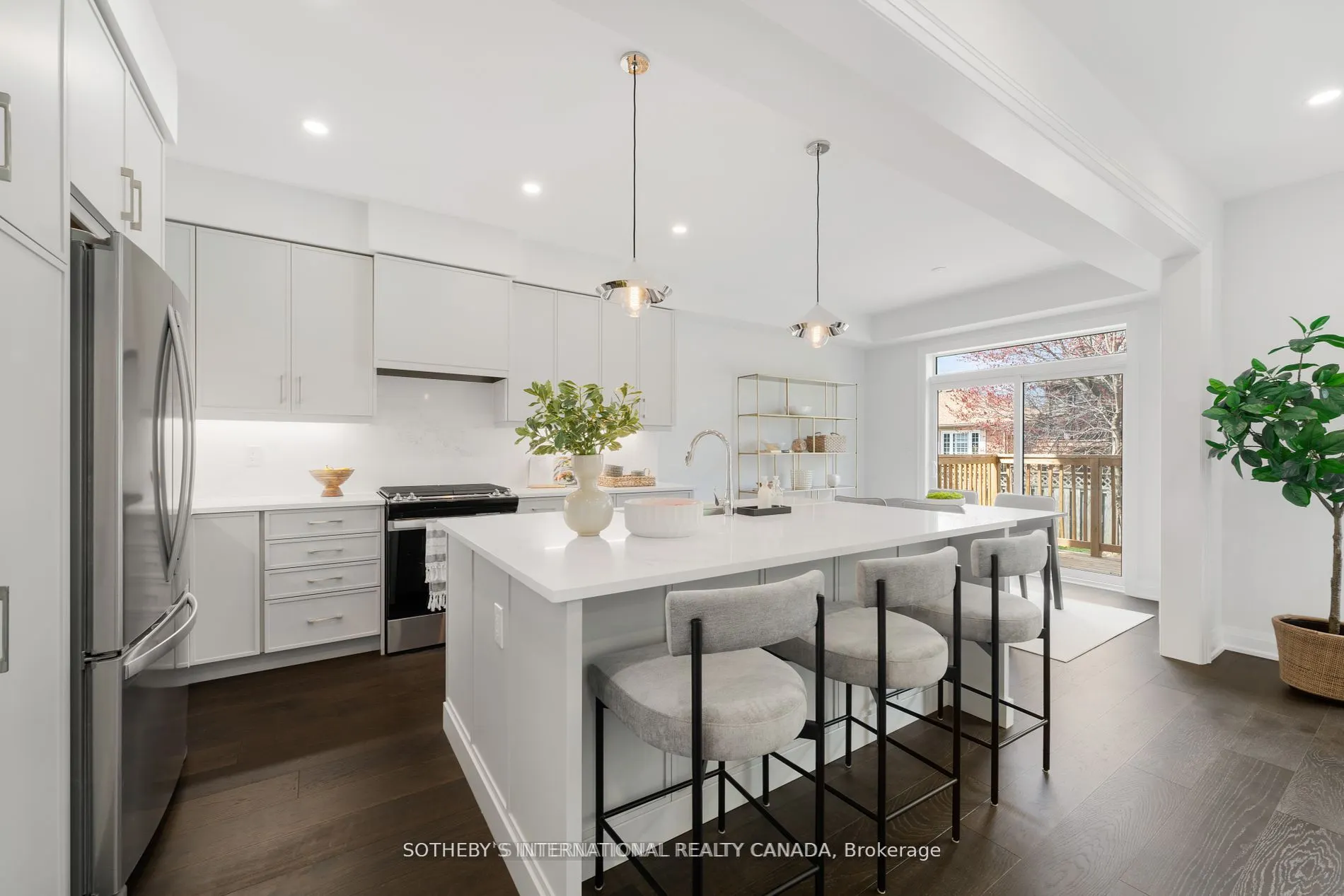518 Markay Common