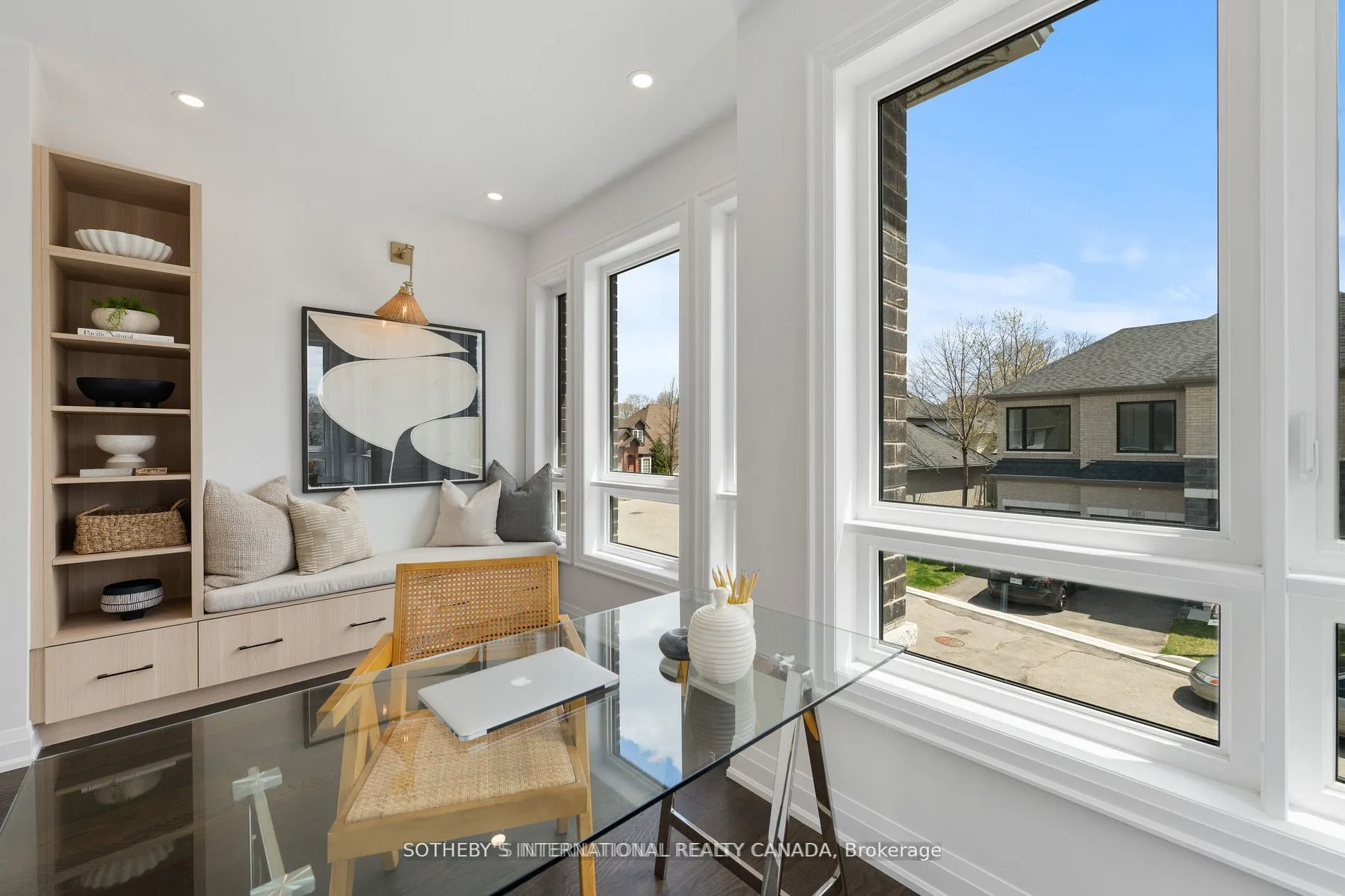 518 Markay Common