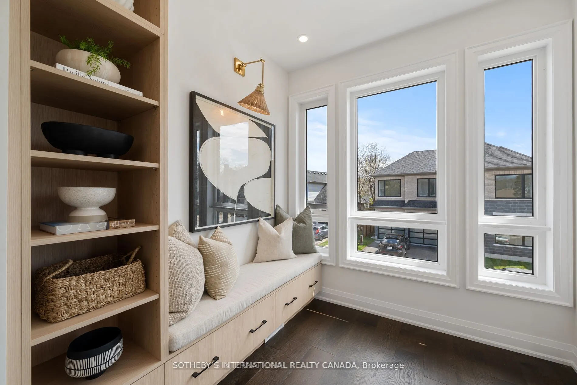 518 Markay Common