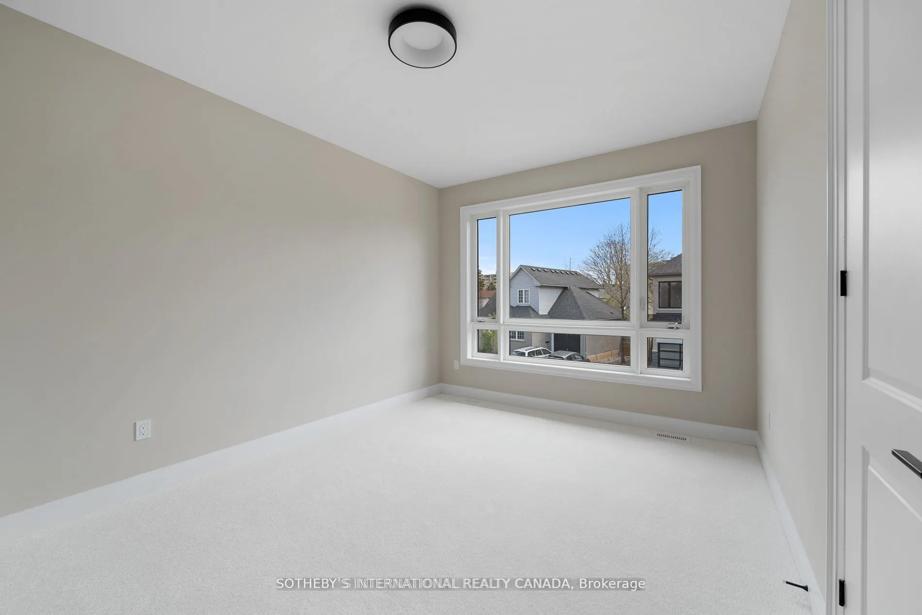 518 Markay Common