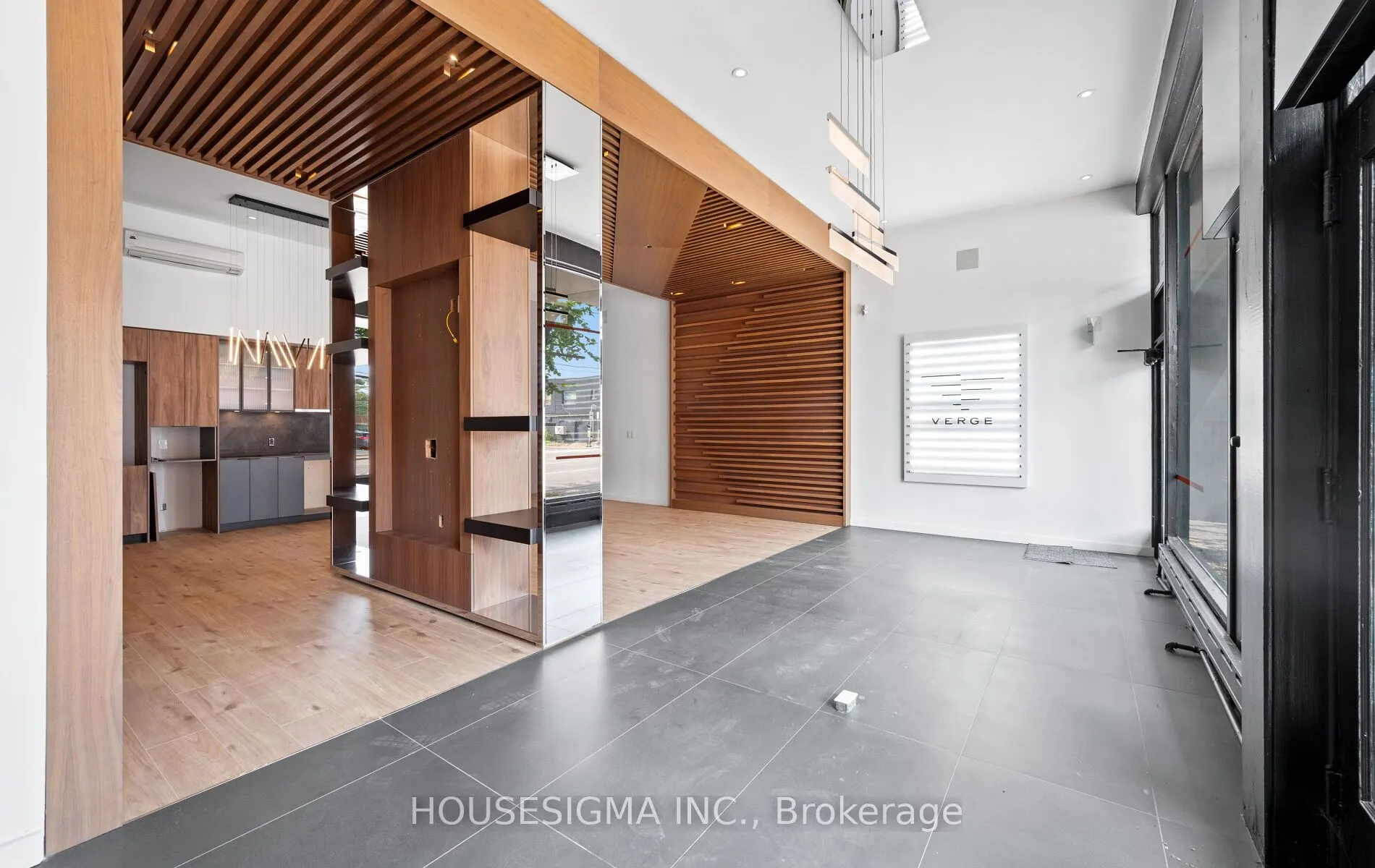 728 The Queensway