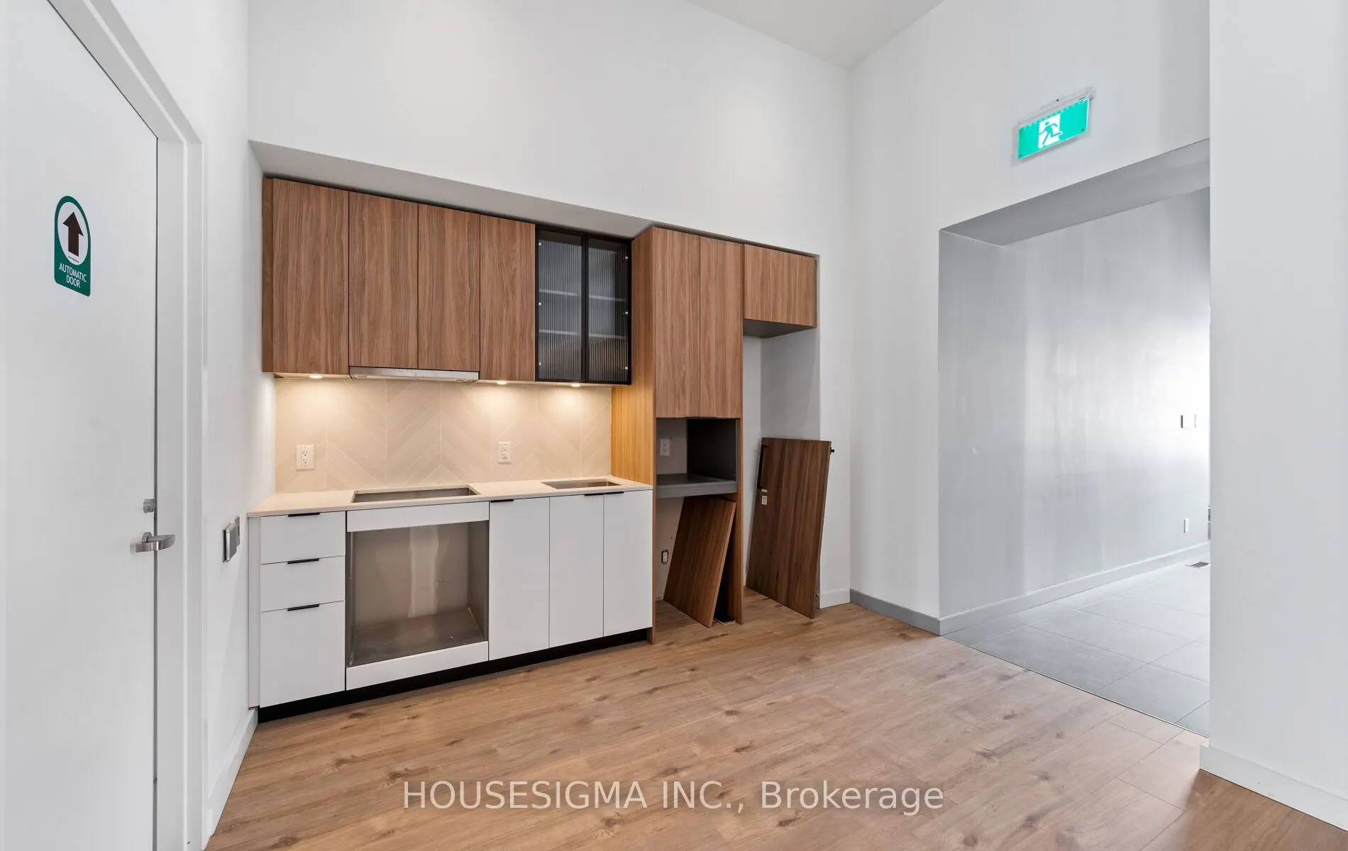 728 The Queensway