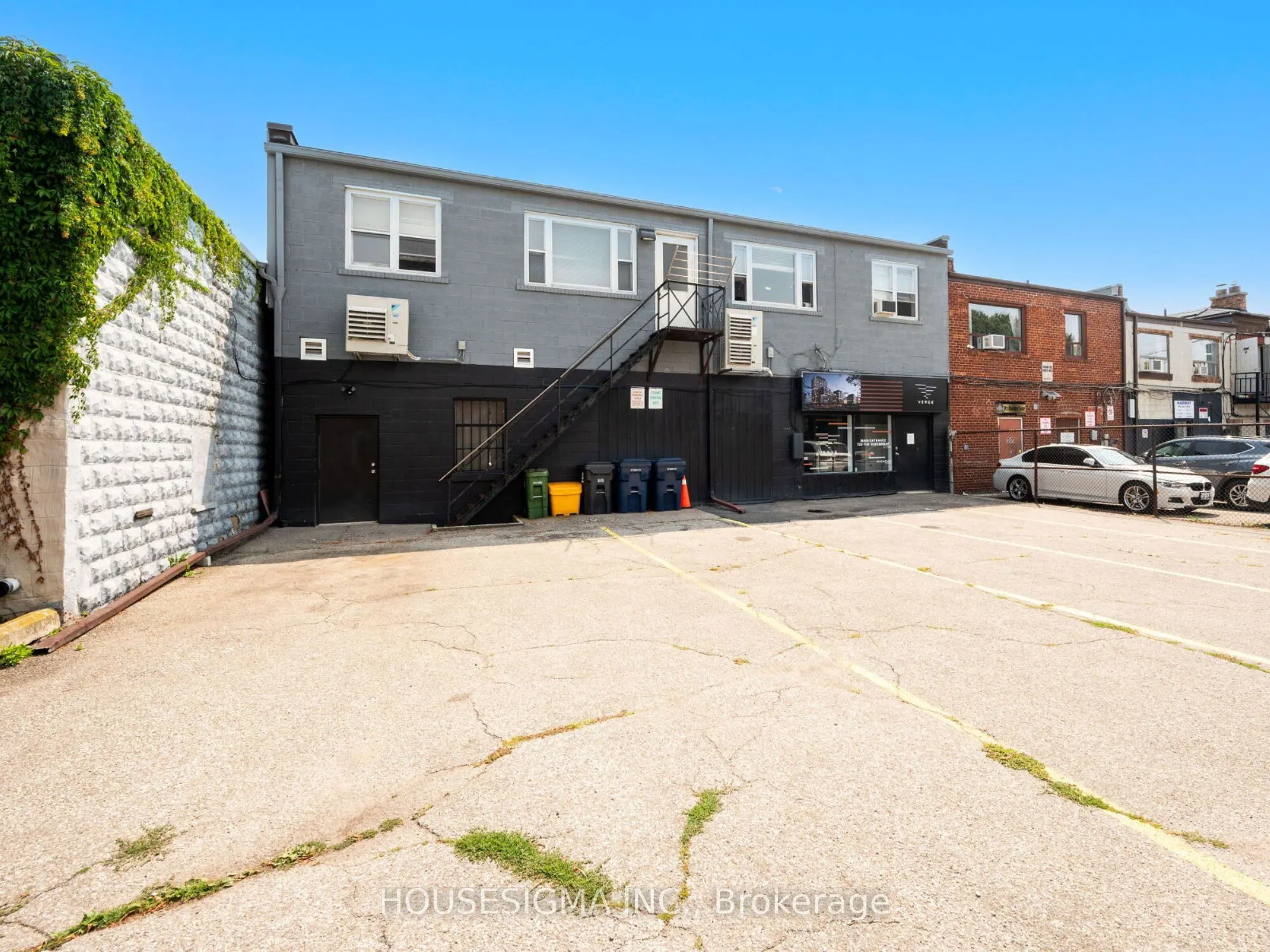728 The Queensway