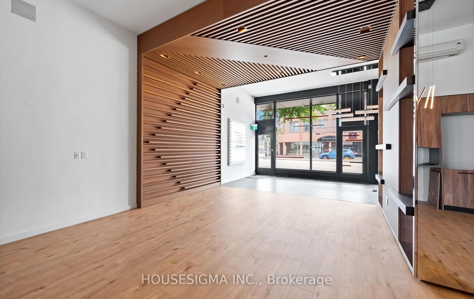 728 The Queensway