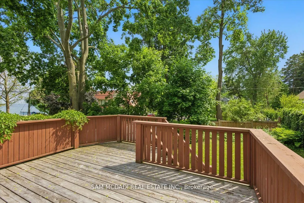 62 Maple Avenue S