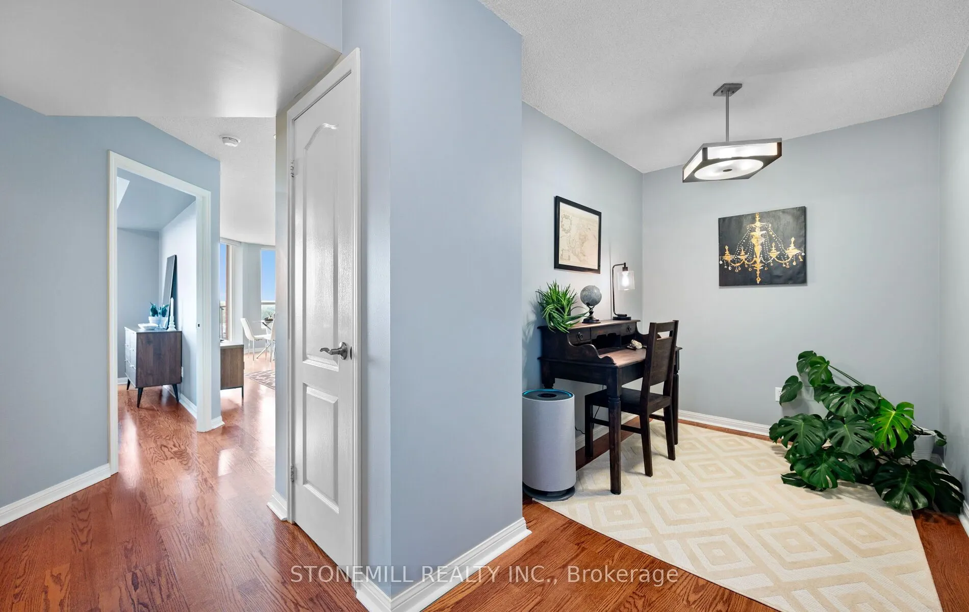 1150 Parkwest Place, #1004