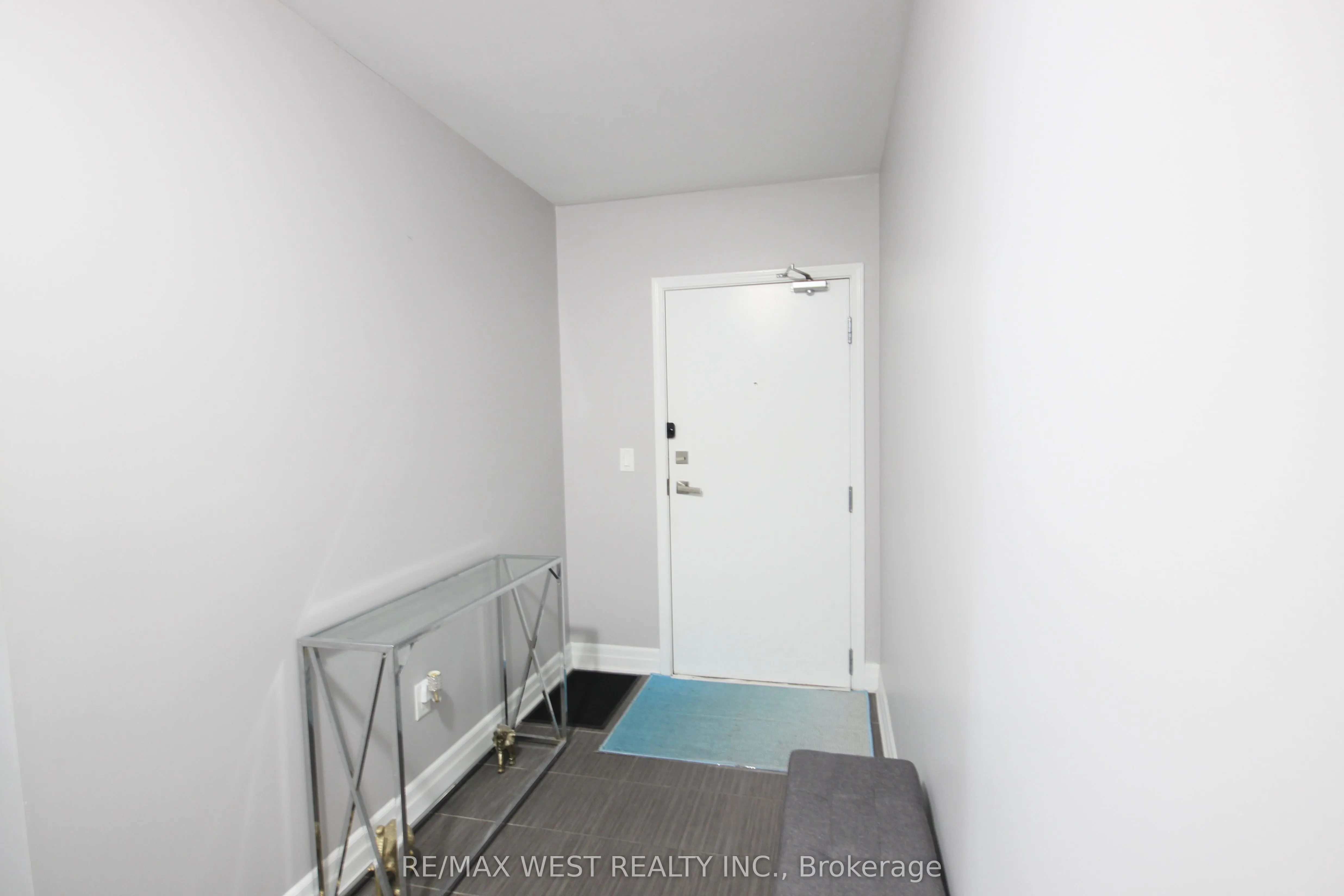 60 Baycliffe Crescent, #9
