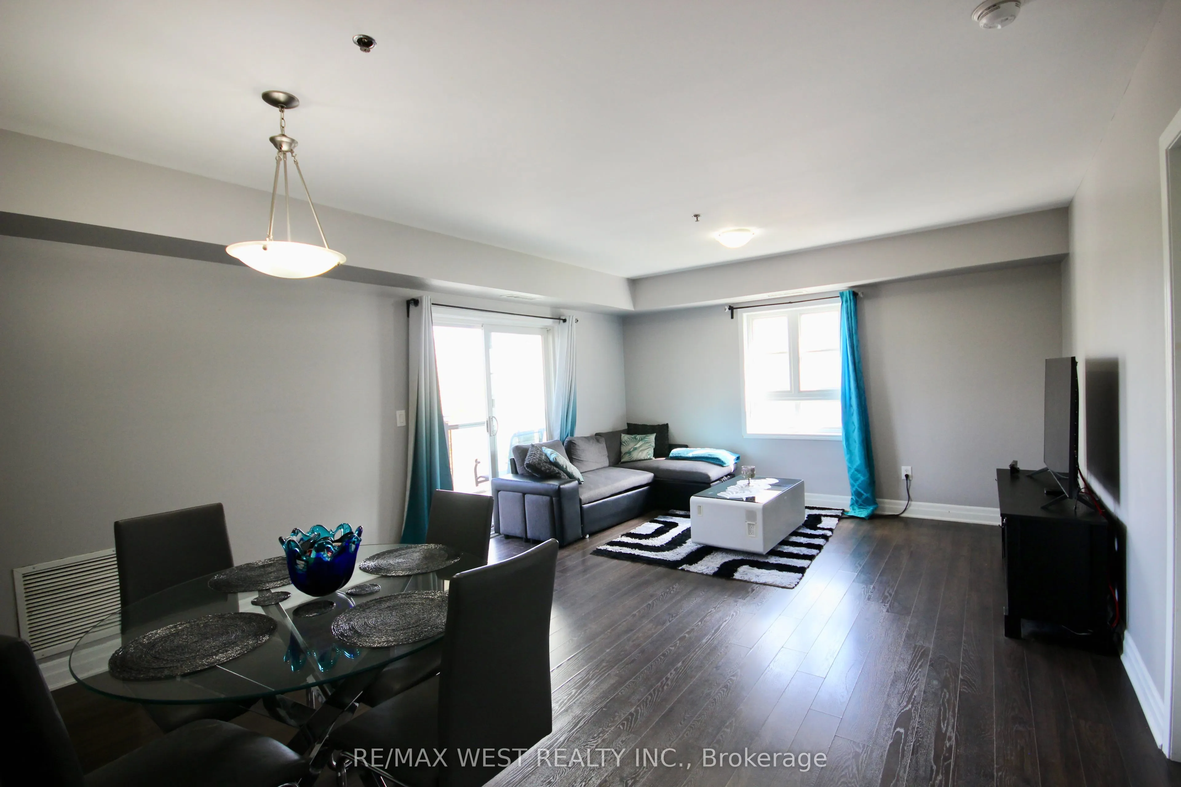 60 Baycliffe Crescent, #9