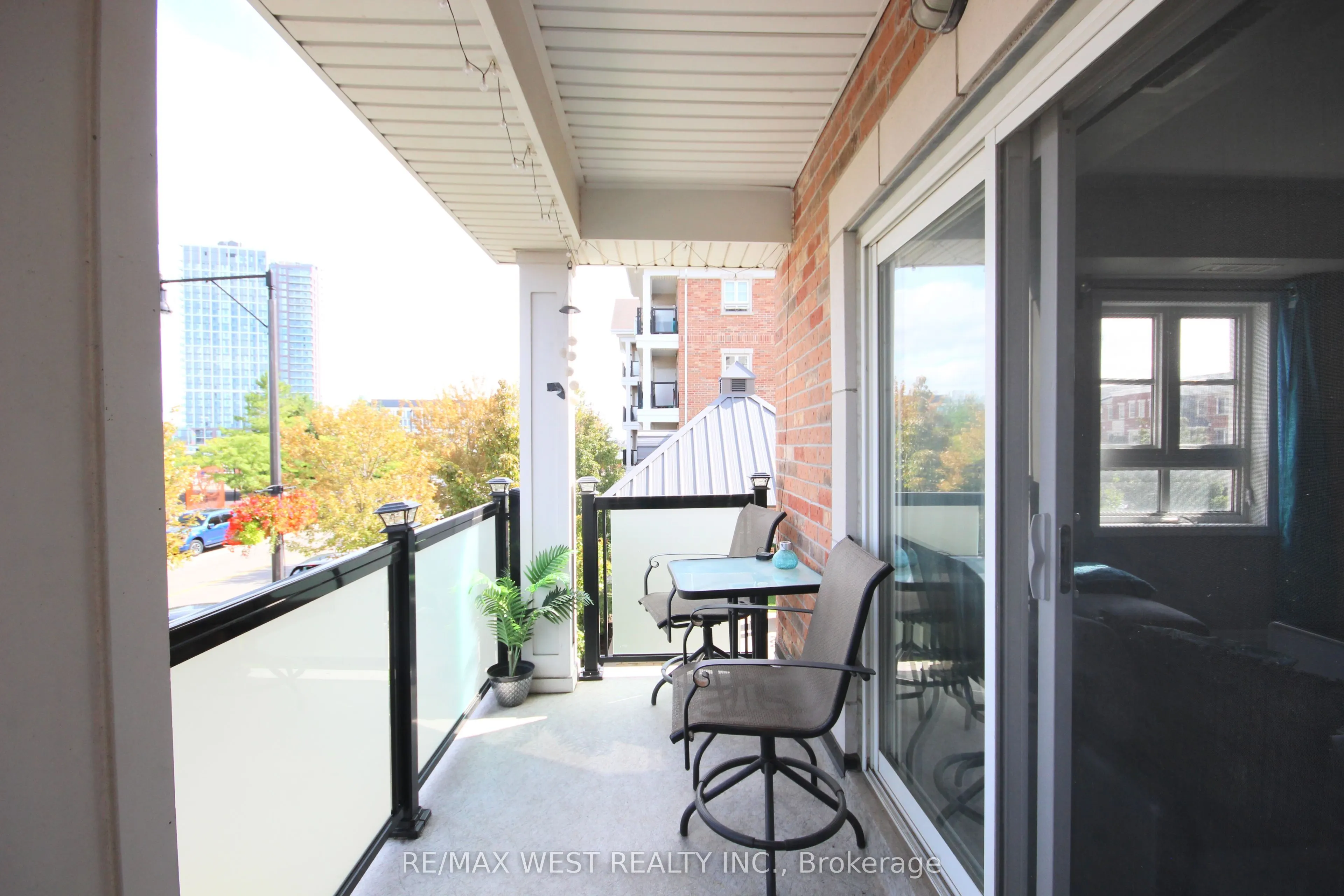 60 Baycliffe Crescent, #9