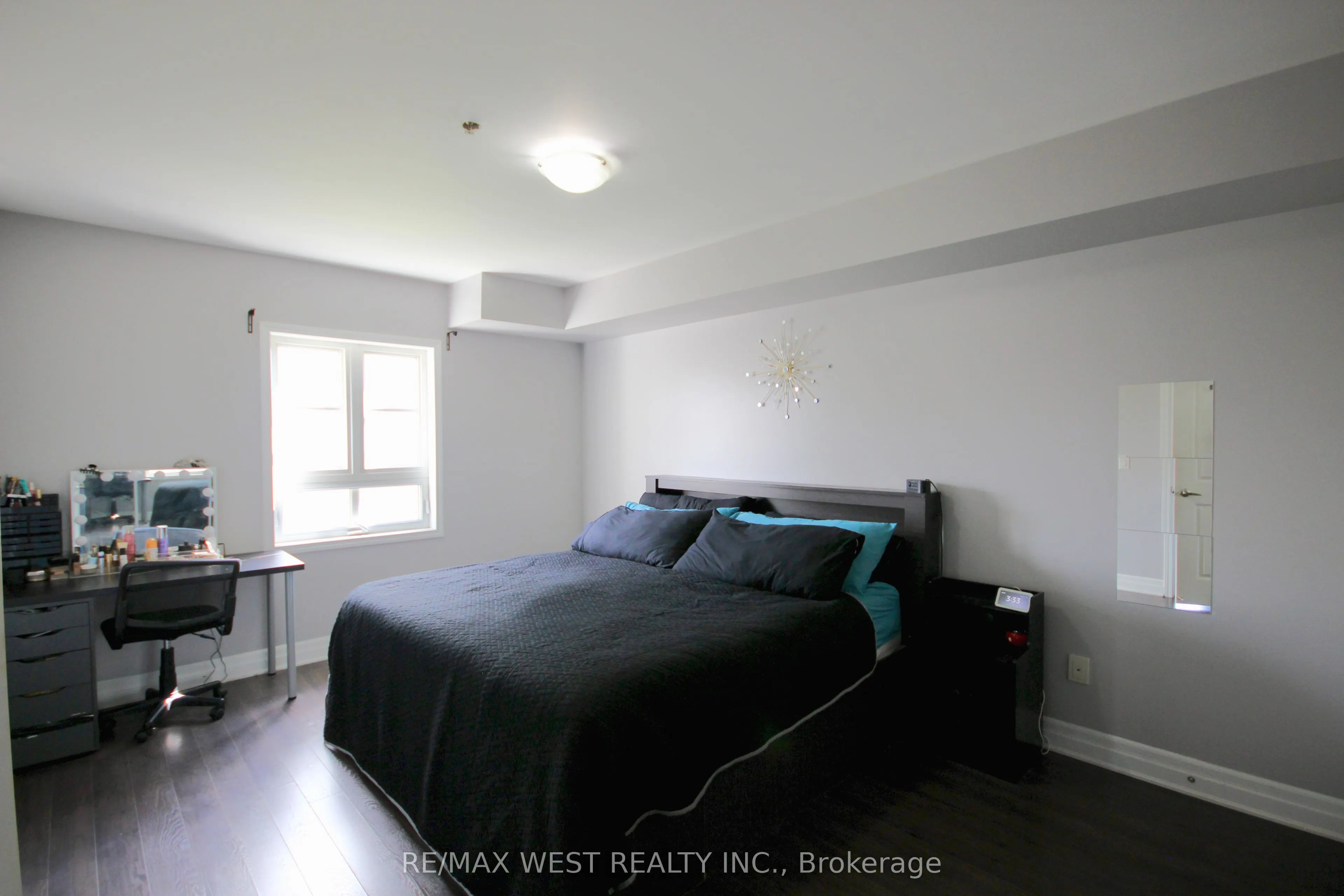60 Baycliffe Crescent, #9