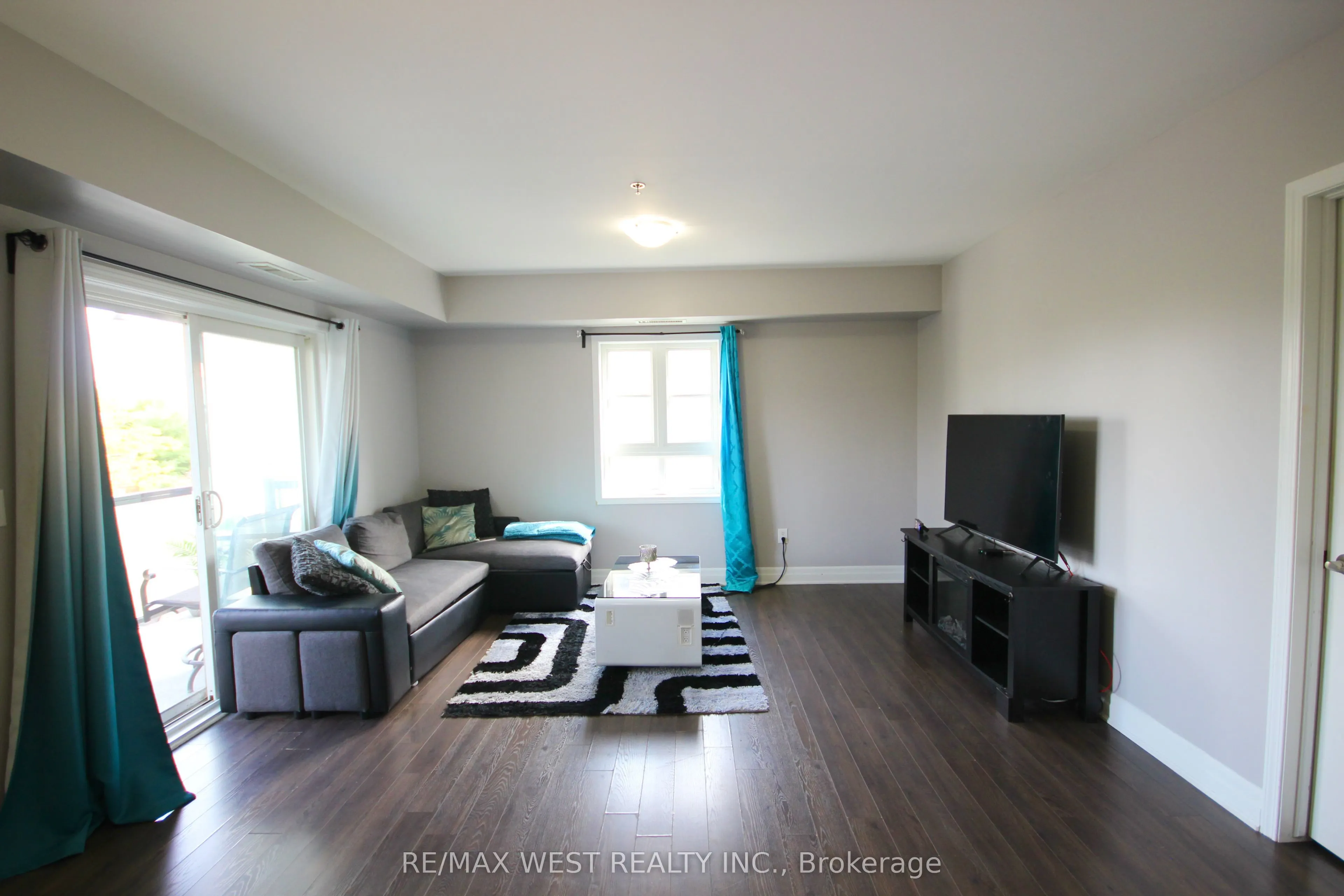 60 Baycliffe Crescent, #9