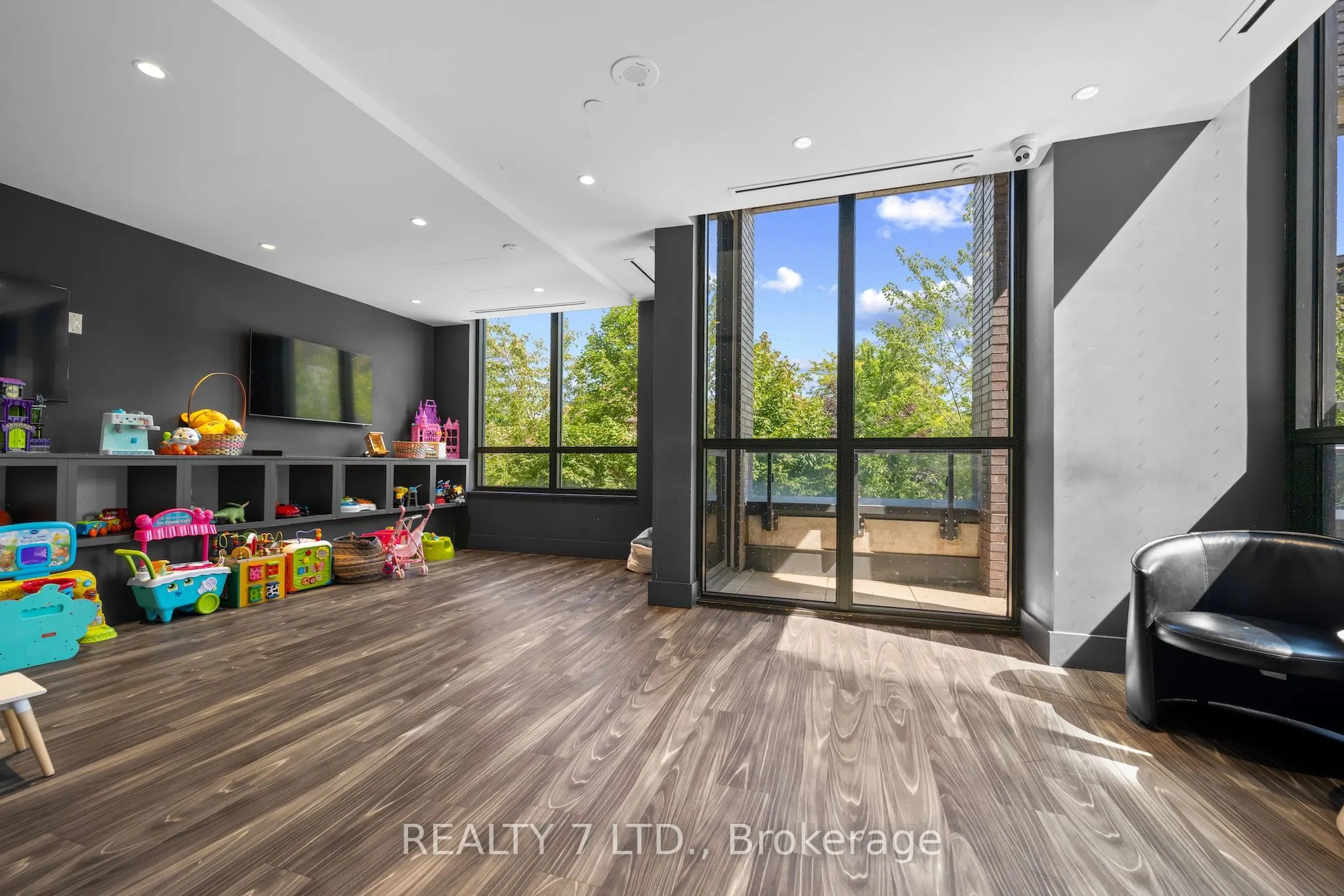 26 Gibbs Road, #838