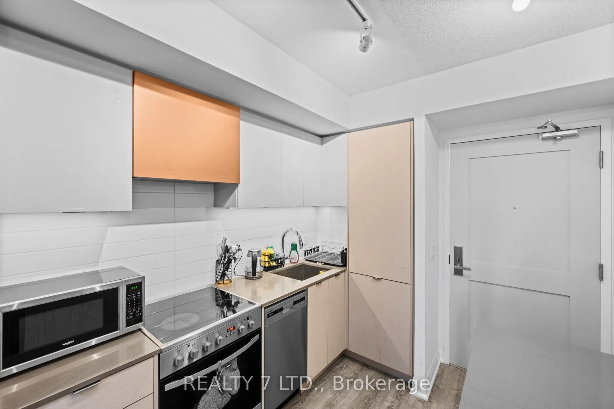 26 Gibbs Road, #838