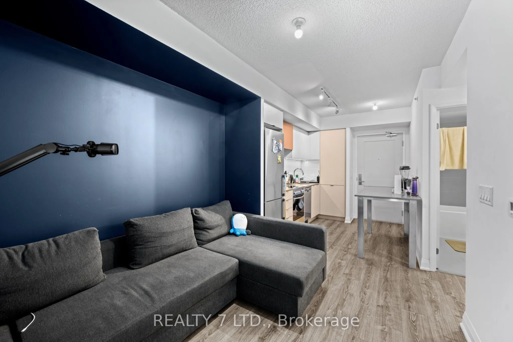 26 Gibbs Road, #838