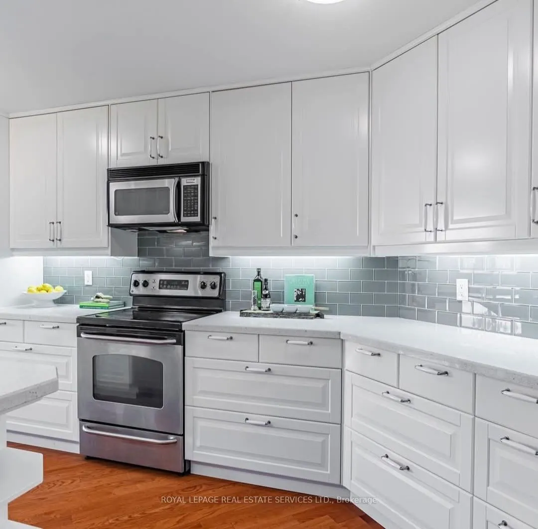 95 La Rose Avenue, #605